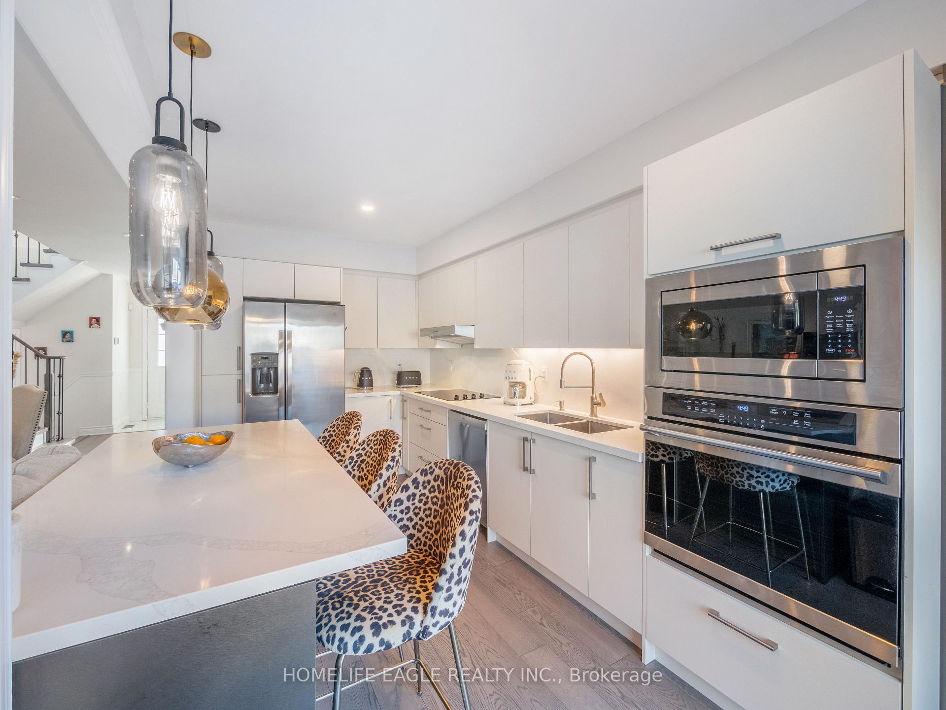 Photo 9 of 39 Walkview Crescent, Richmond Hill, Oak Ridges — HOMEH