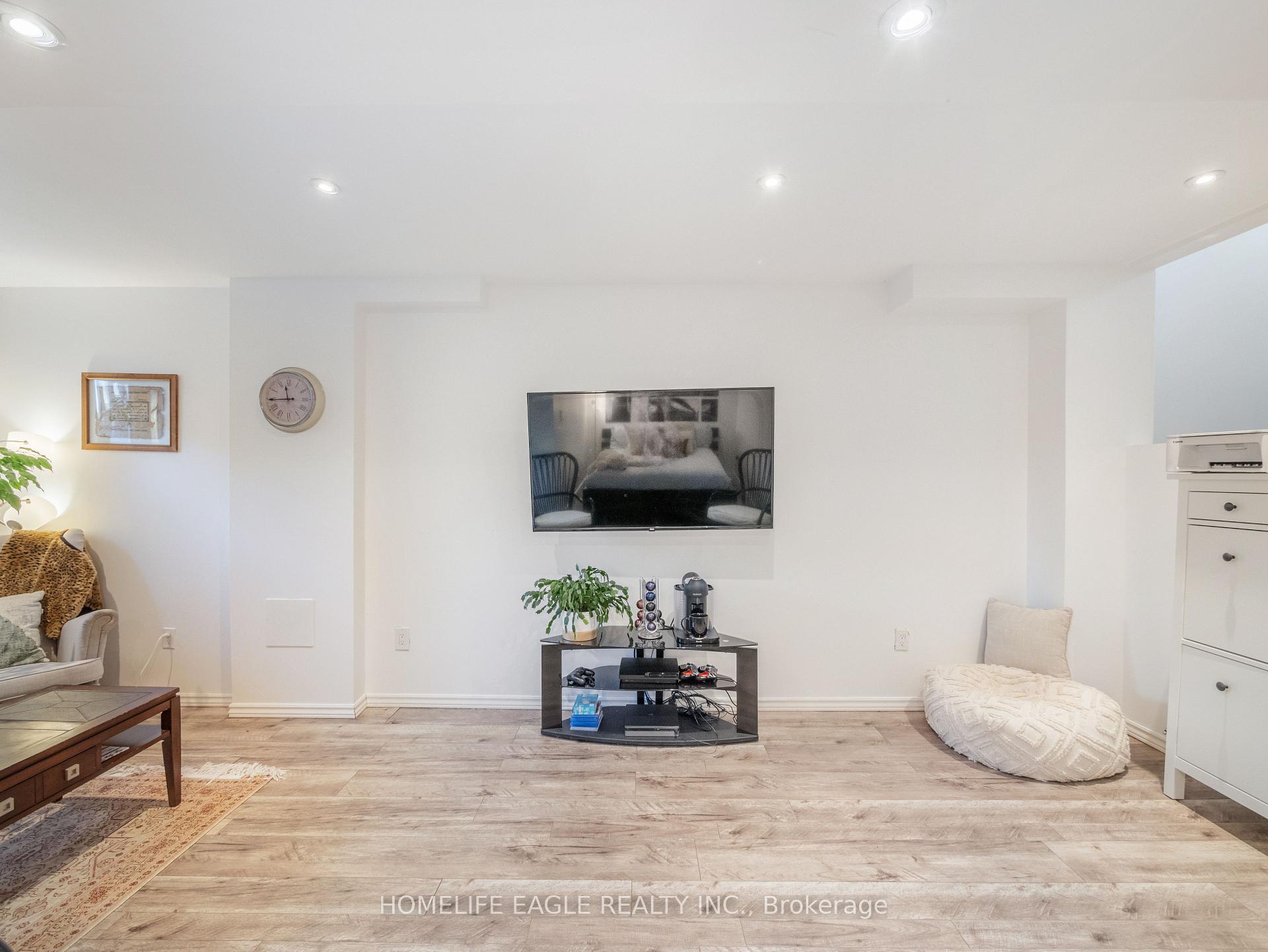 Photo 18 of 39 Walkview Crescent, Richmond Hill, Oak Ridges — HOMEH