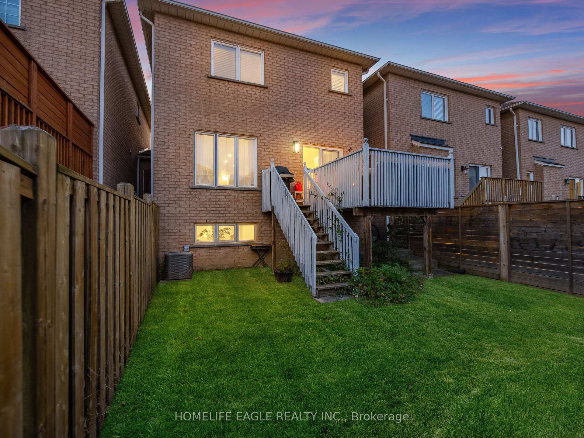 Photo 22 of 39 Walkview Crescent, Richmond Hill, Oak Ridges — HOMEH