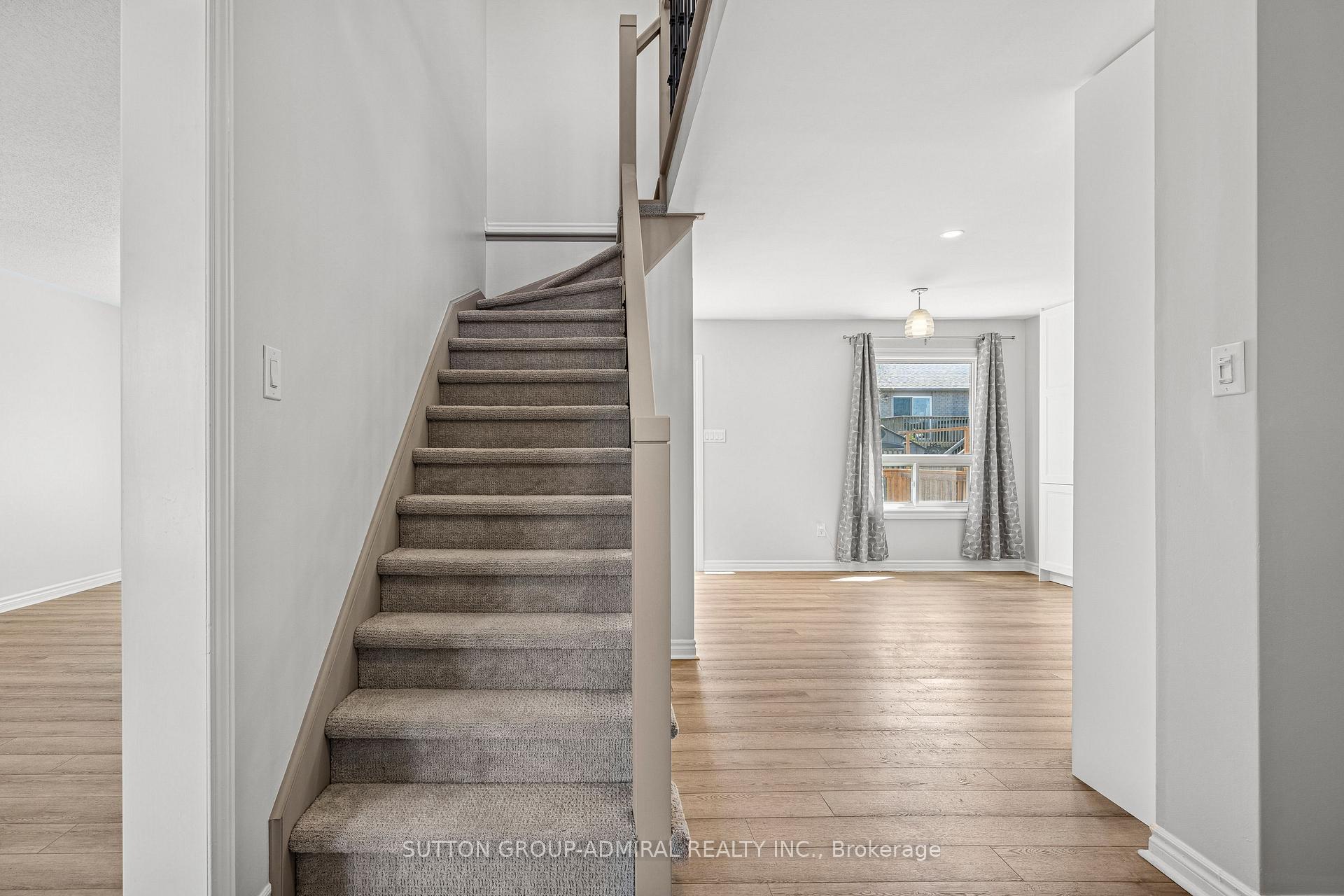 Photo 6 of 103 Country Lane, Barrie, Painswick South — HOMEH
