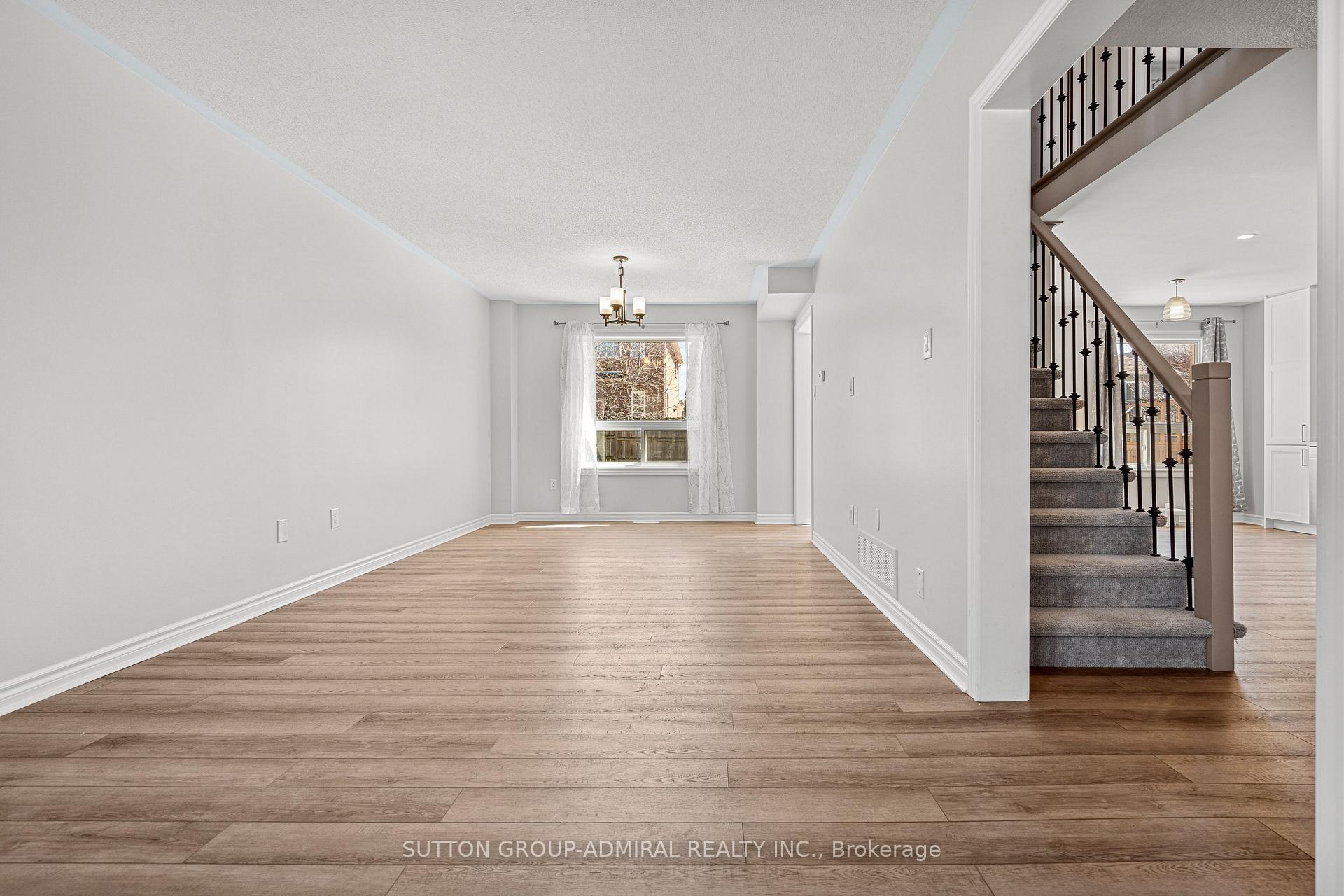 Photo 8 of 103 Country Lane, Barrie, Painswick South — HOMEH