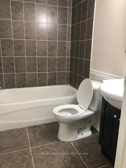 Photo 3 of Unit Basement, 30 Flavian Crescent, Brampton, Southgate — HOMEH