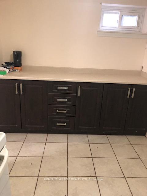 Photo 5 of Unit Basement, 30 Flavian Crescent, Brampton, Southgate — HOMEH