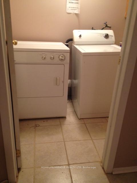 Photo 6 of Unit Basement, 30 Flavian Crescent, Brampton, Southgate — HOMEH