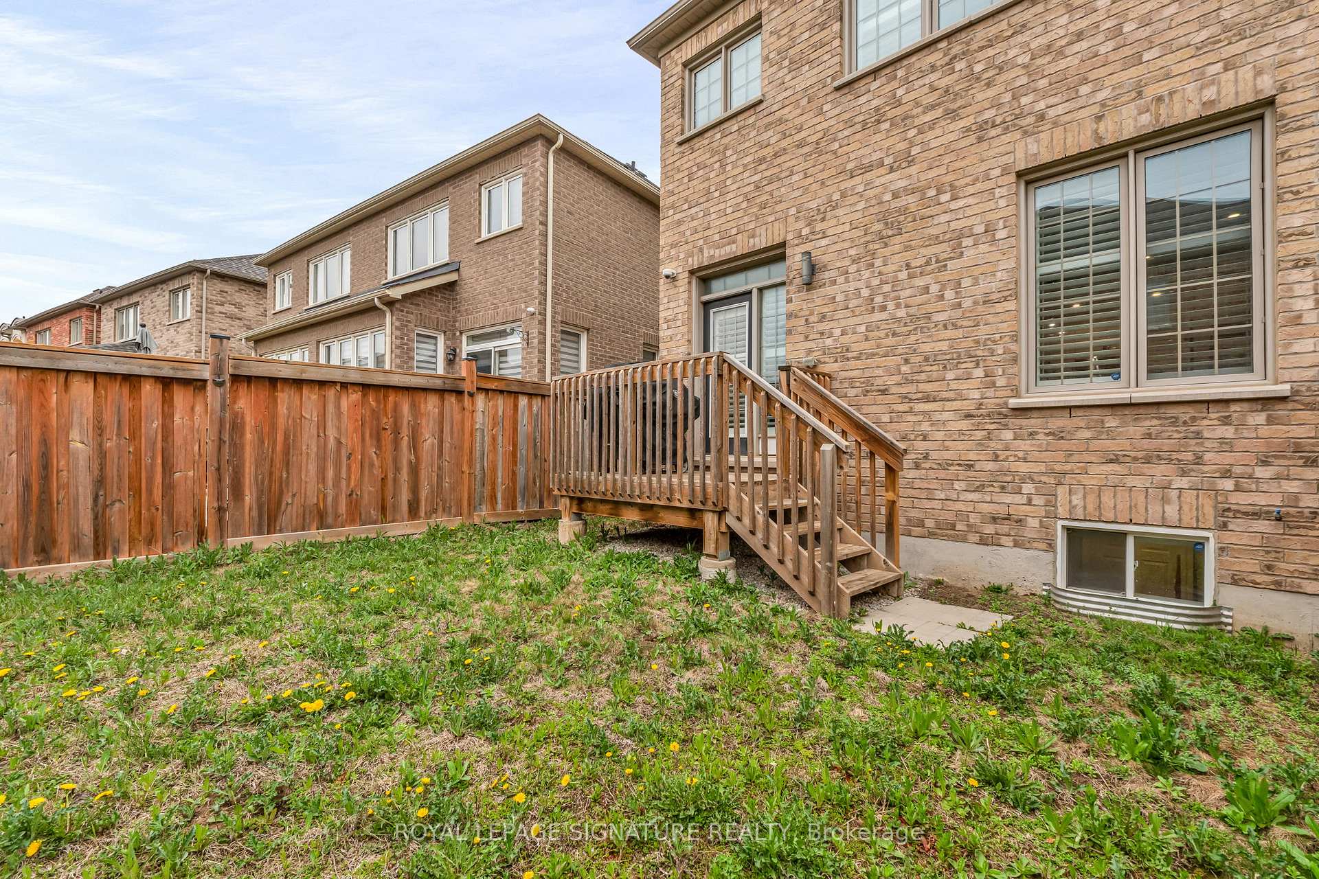 Photo 48 of 8 Gruenwald Gate, Brampton, Bram West — HOMEH