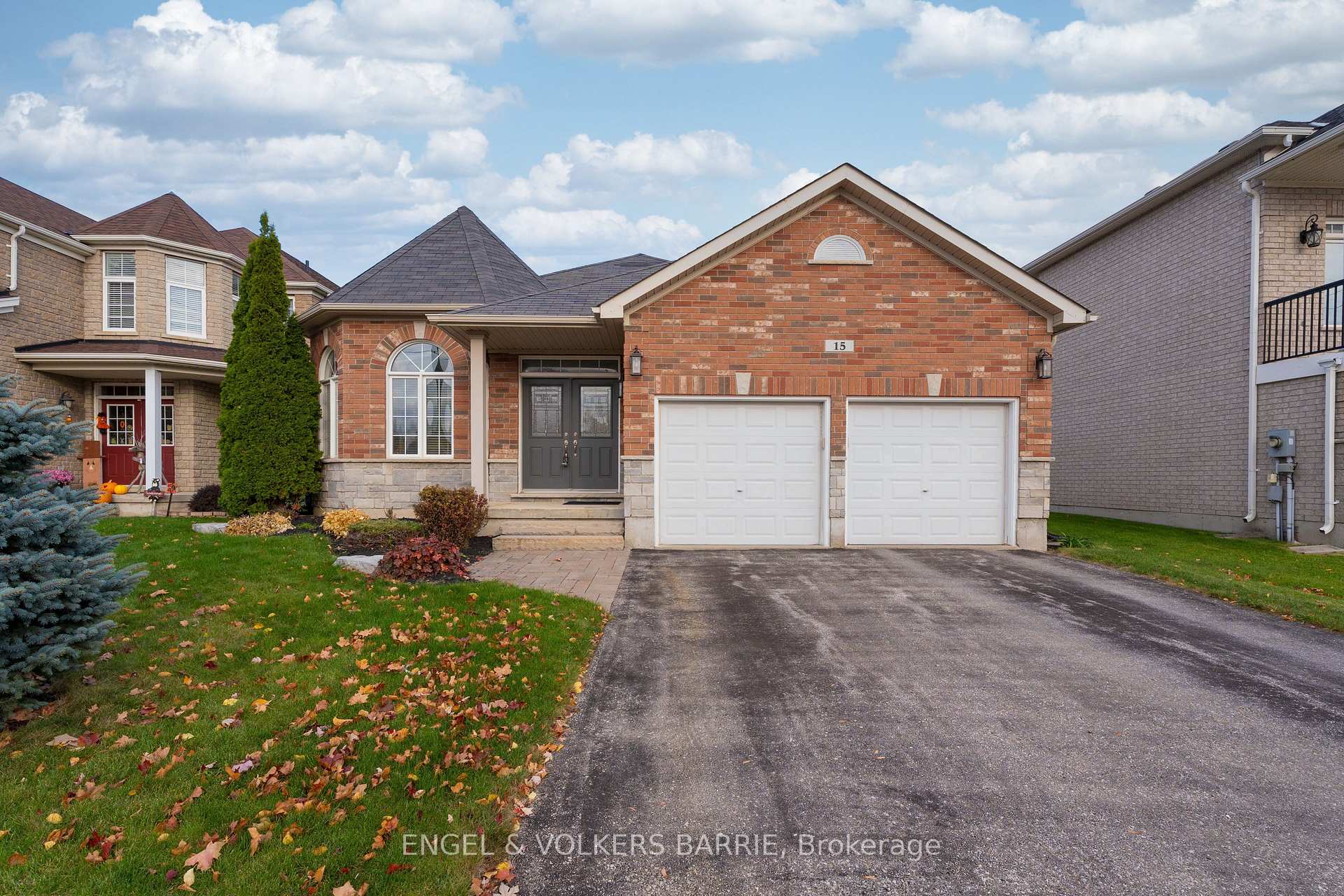 Photo 1 of 15 Prince William Way, Barrie, Innis-Shore — HOMEH