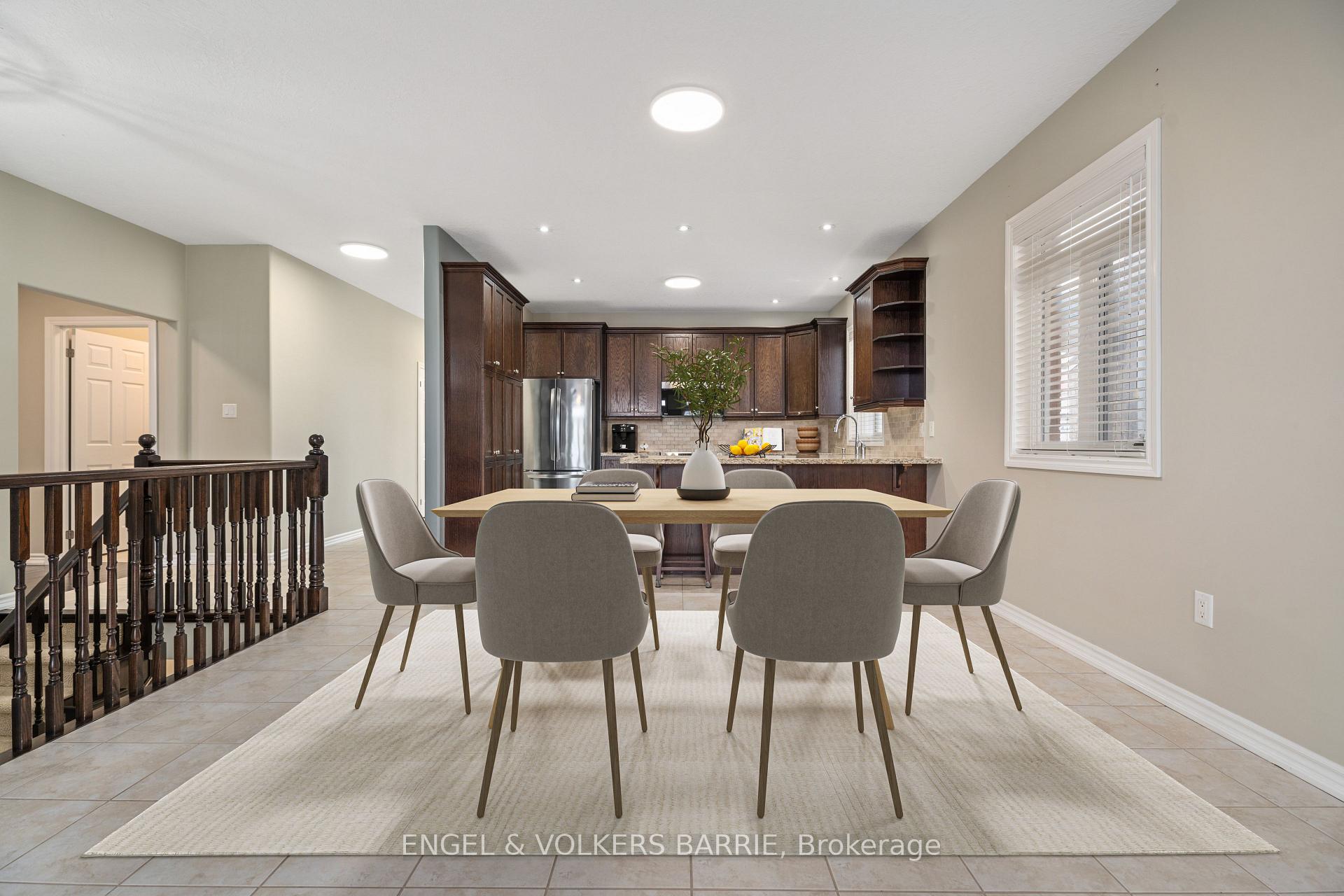 Photo 13 of 15 Prince William Way, Barrie, Innis-Shore — HOMEH