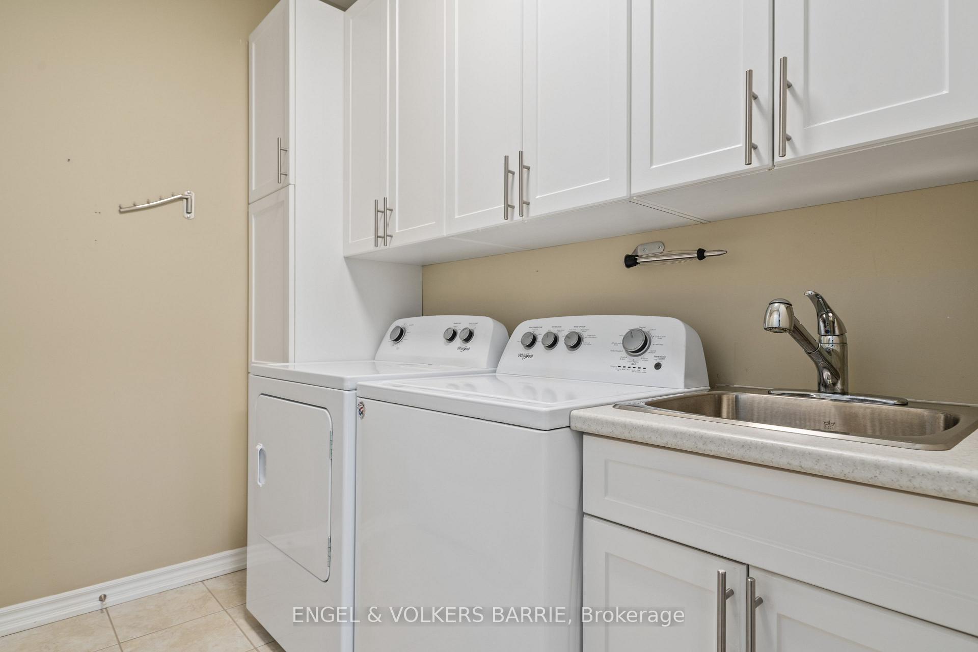 Photo 24 of 15 Prince William Way, Barrie, Innis-Shore — HOMEH