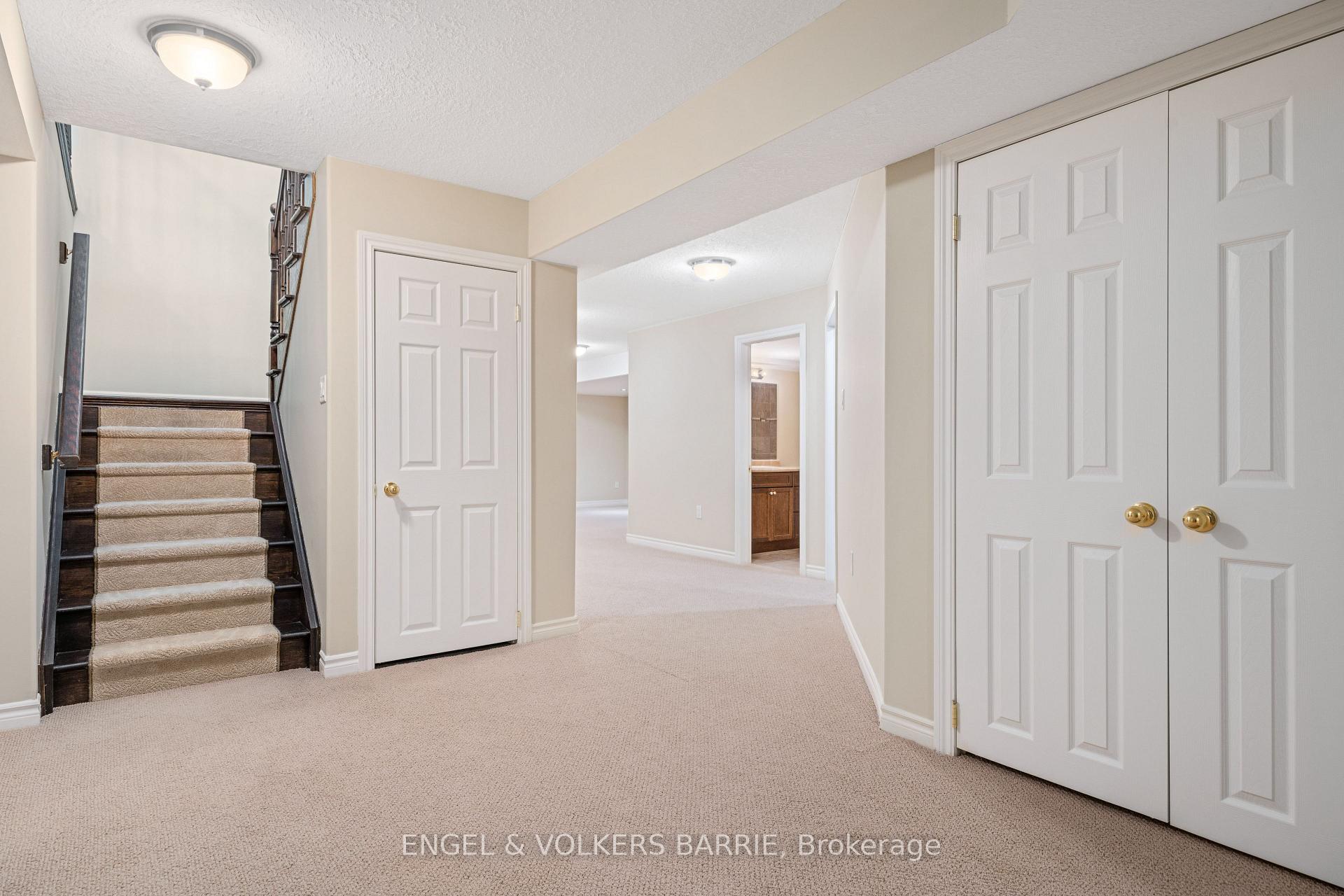 Photo 25 of 15 Prince William Way, Barrie, Innis-Shore — HOMEH