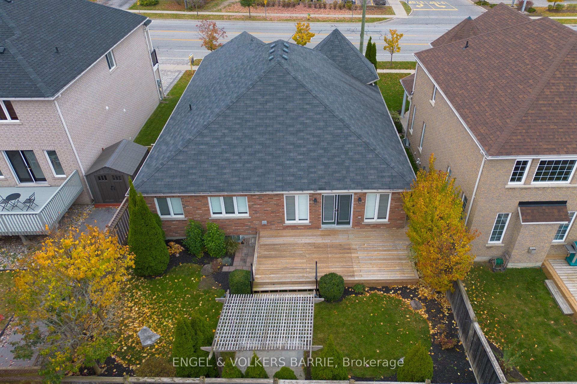 Photo 40 of 15 Prince William Way, Barrie, Innis-Shore — HOMEH