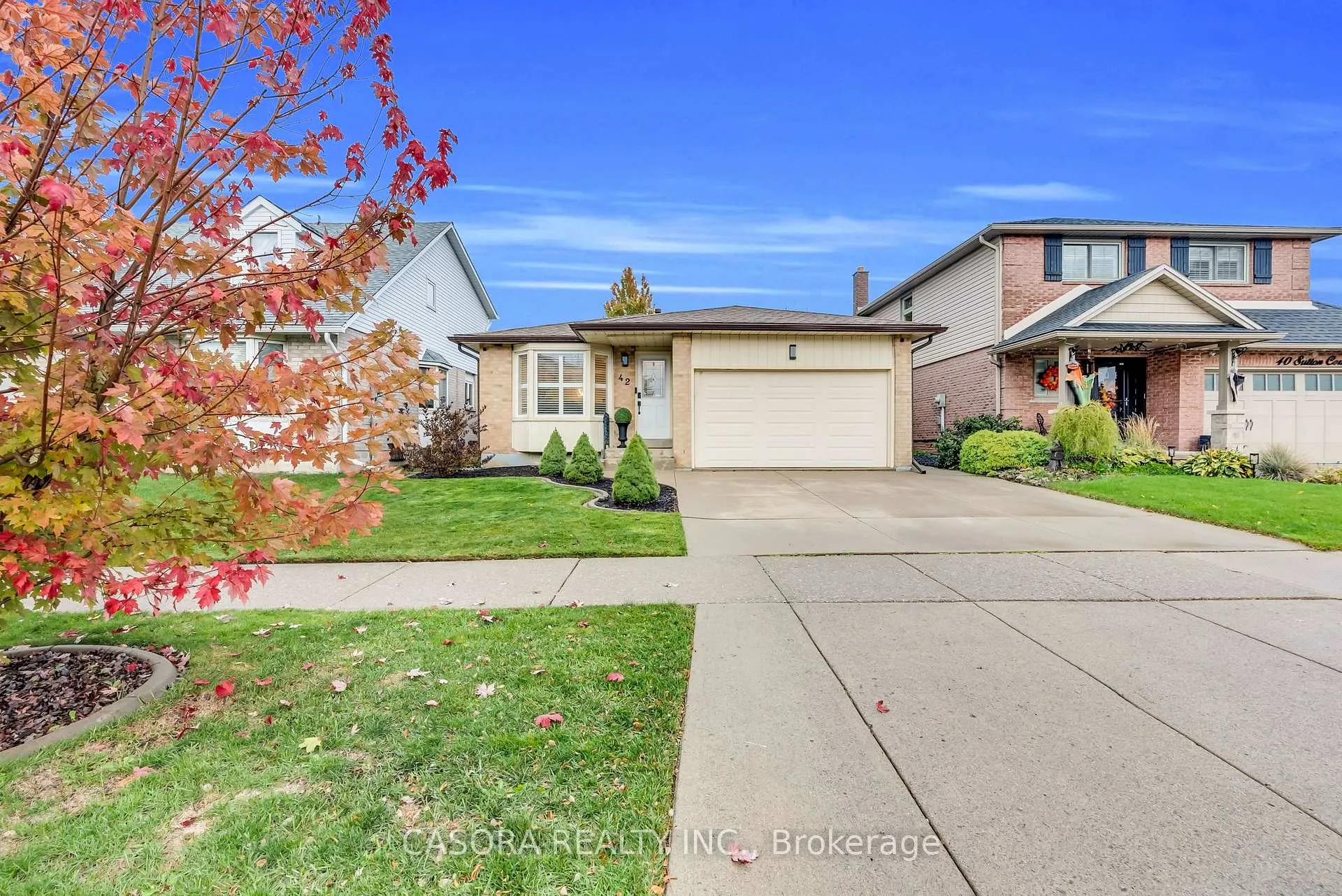 Photo 4 of 42 Sutton Court, Hamilton, Stoney Creek Mountain — HOMEH
