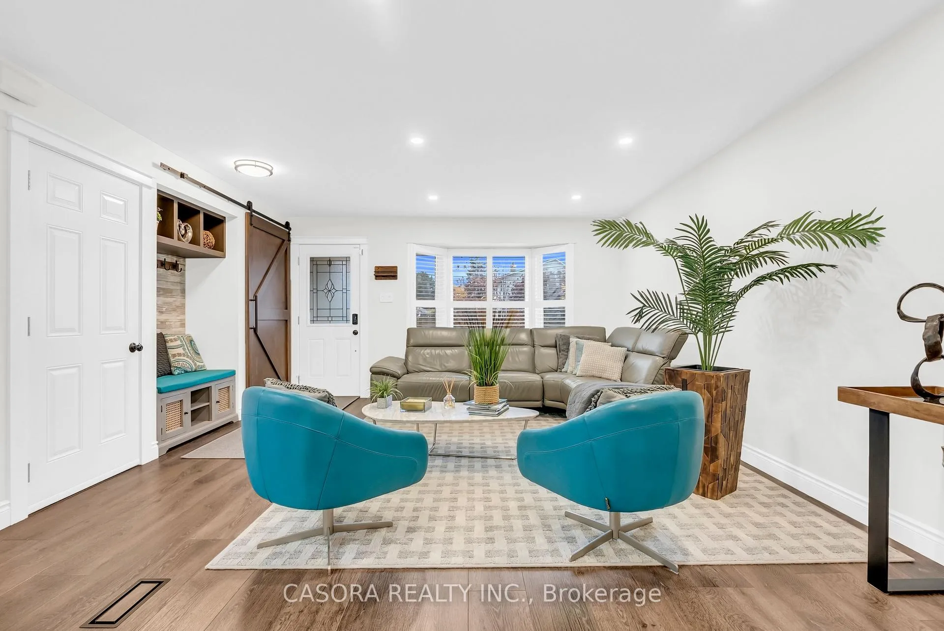 Photo 10 of 42 Sutton Court, Hamilton, Stoney Creek Mountain — HOMEH