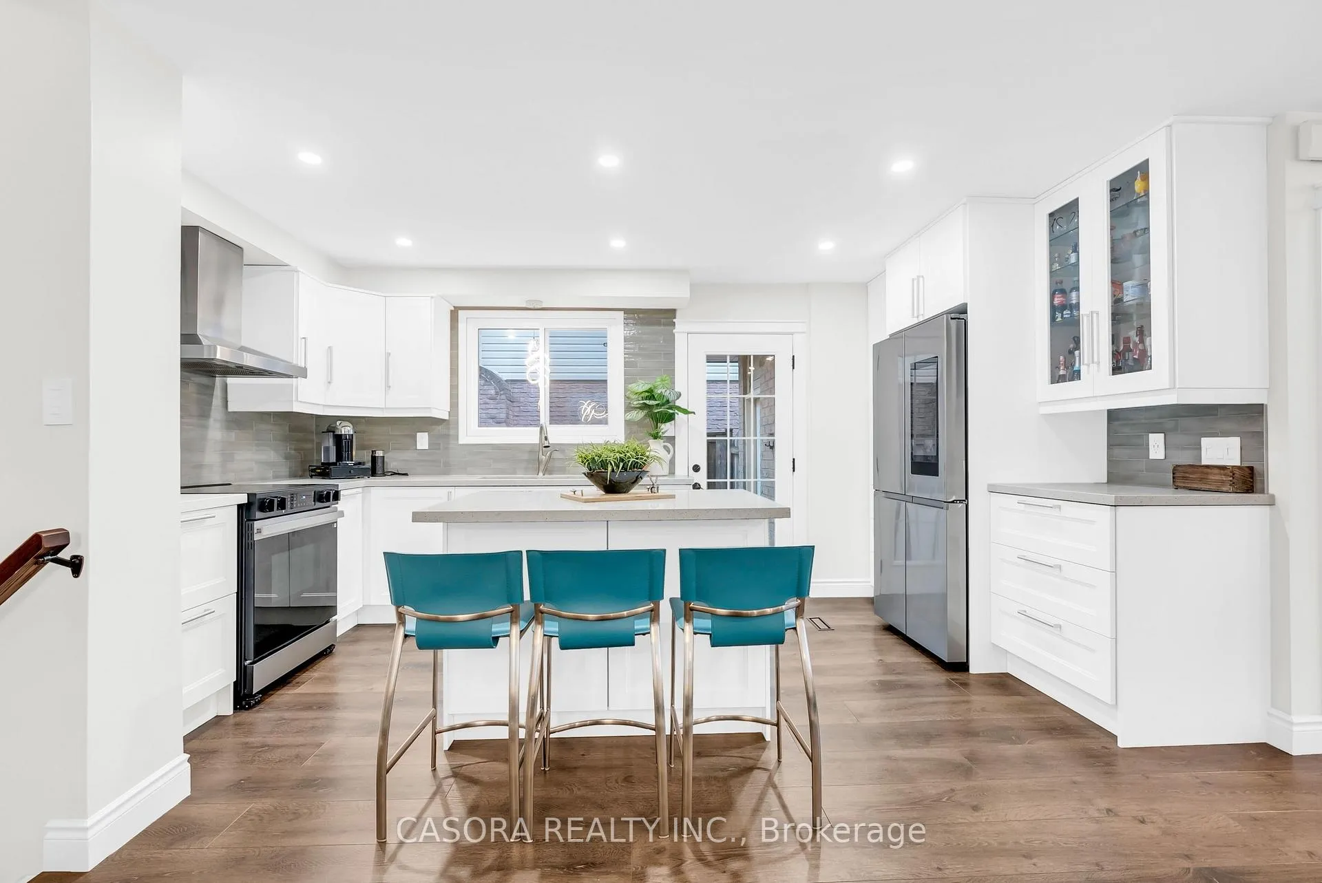 Photo 14 of 42 Sutton Court, Hamilton, Stoney Creek Mountain — HOMEH