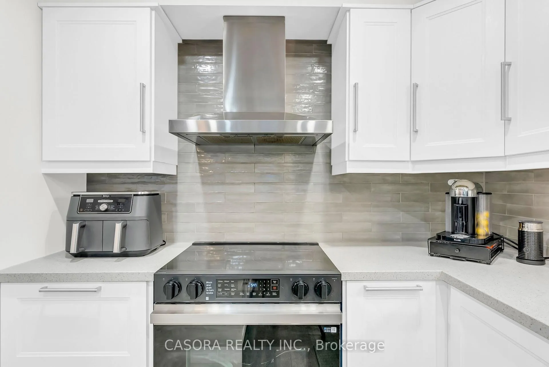 Photo 16 of 42 Sutton Court, Hamilton, Stoney Creek Mountain — HOMEH