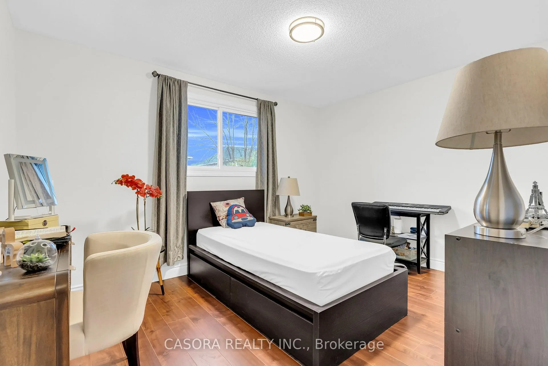 Photo 20 of 42 Sutton Court, Hamilton, Stoney Creek Mountain — HOMEH