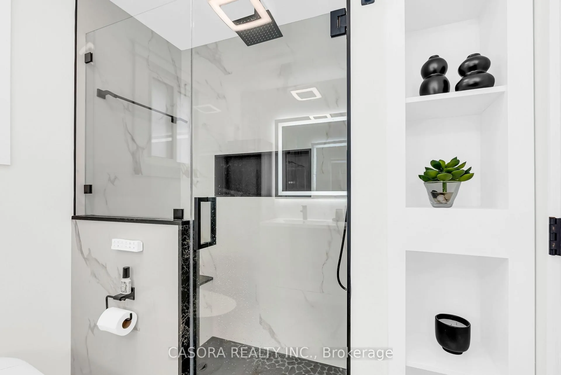 Photo 24 of 42 Sutton Court, Hamilton, Stoney Creek Mountain — HOMEH
