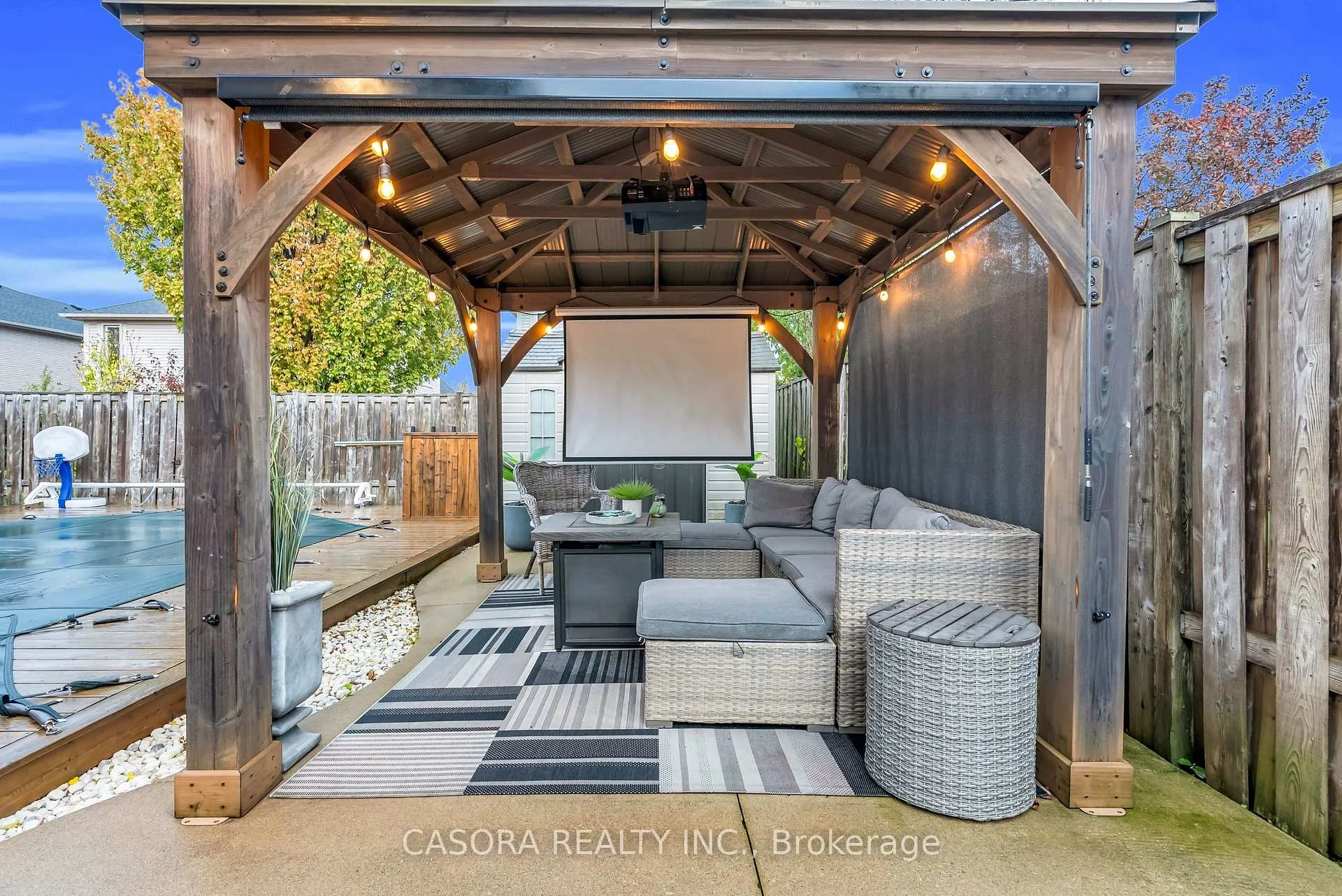 Photo 36 of 42 Sutton Court, Hamilton, Stoney Creek Mountain — HOMEH
