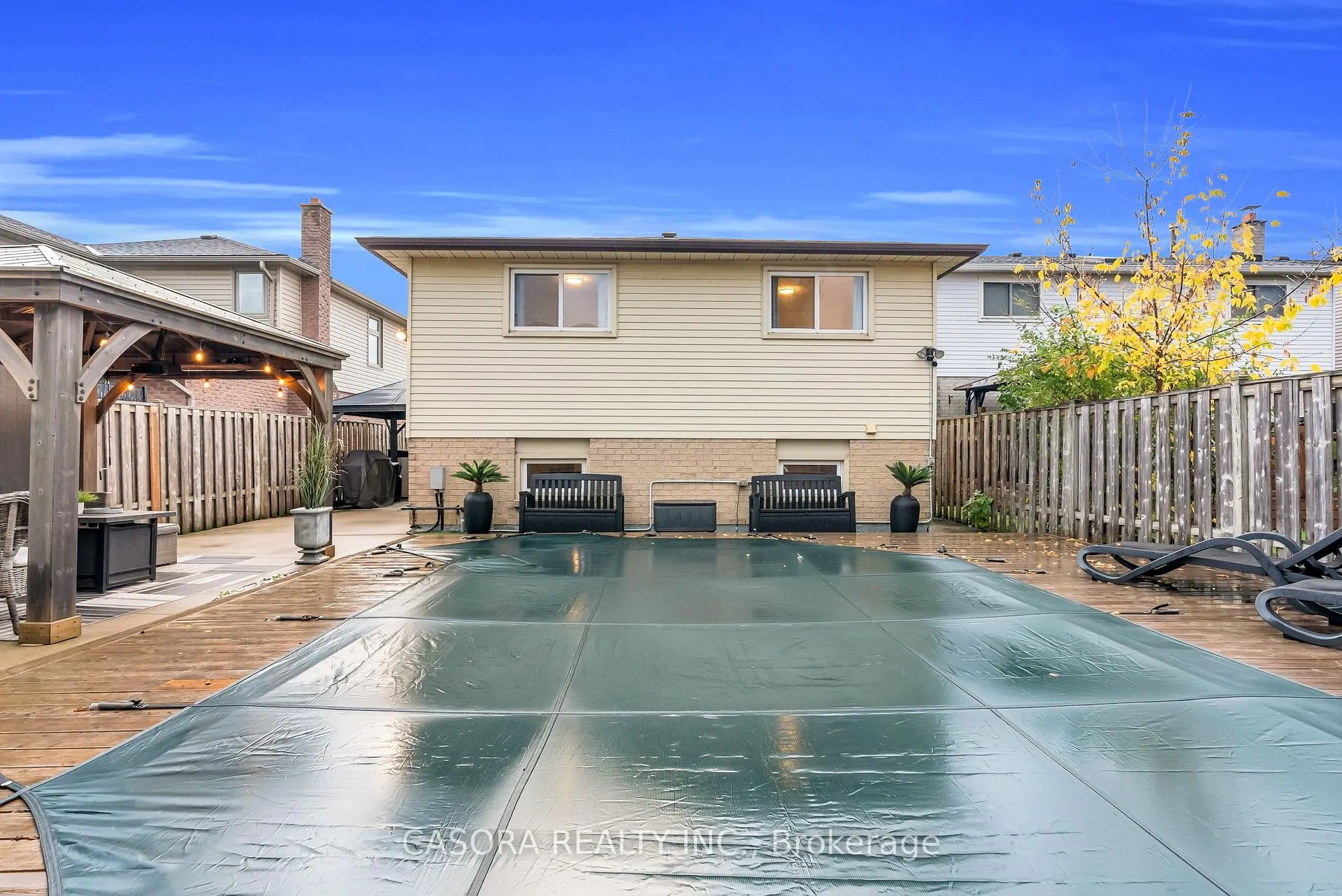 Photo 38 of 42 Sutton Court, Hamilton, Stoney Creek Mountain — HOMEH