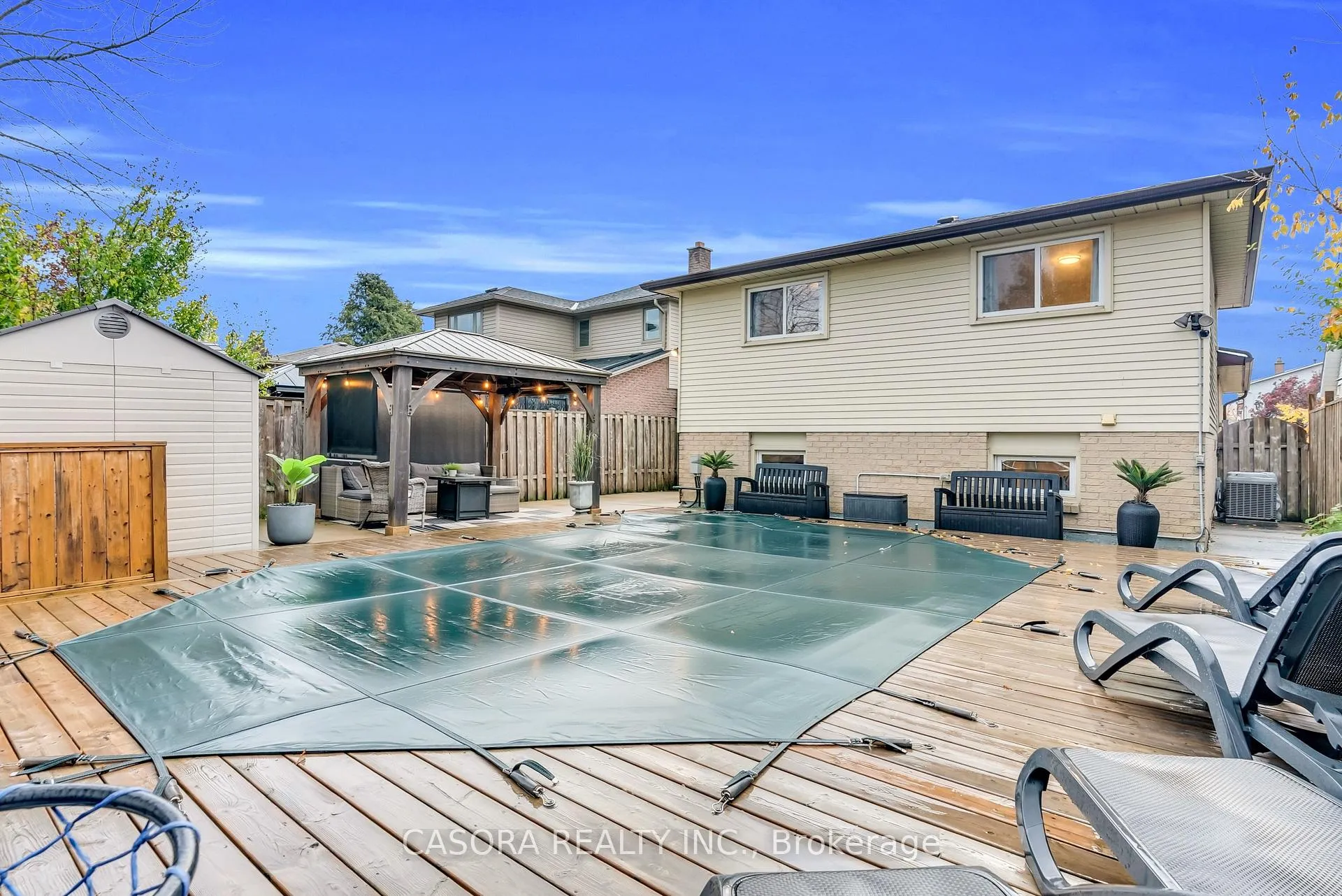 Photo 39 of 42 Sutton Court, Hamilton, Stoney Creek Mountain — HOMEH