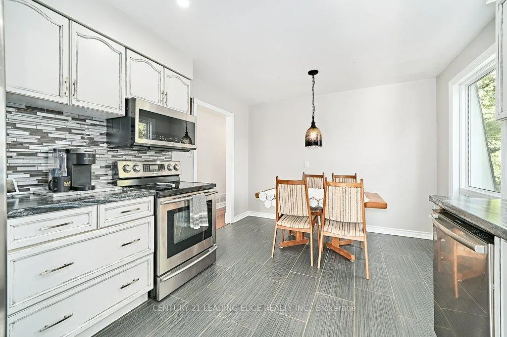 Photo 17 of 25 Eileen Drive, Barrie, Allandale Heights — HOMEH