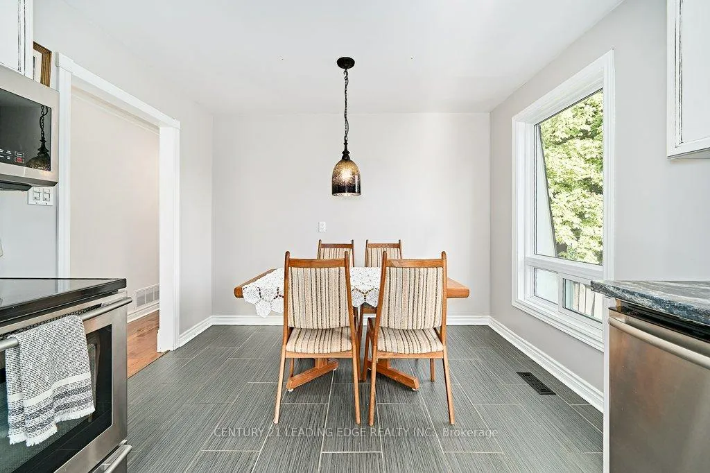 Photo 18 of 25 Eileen Drive, Barrie, Allandale Heights — HOMEH
