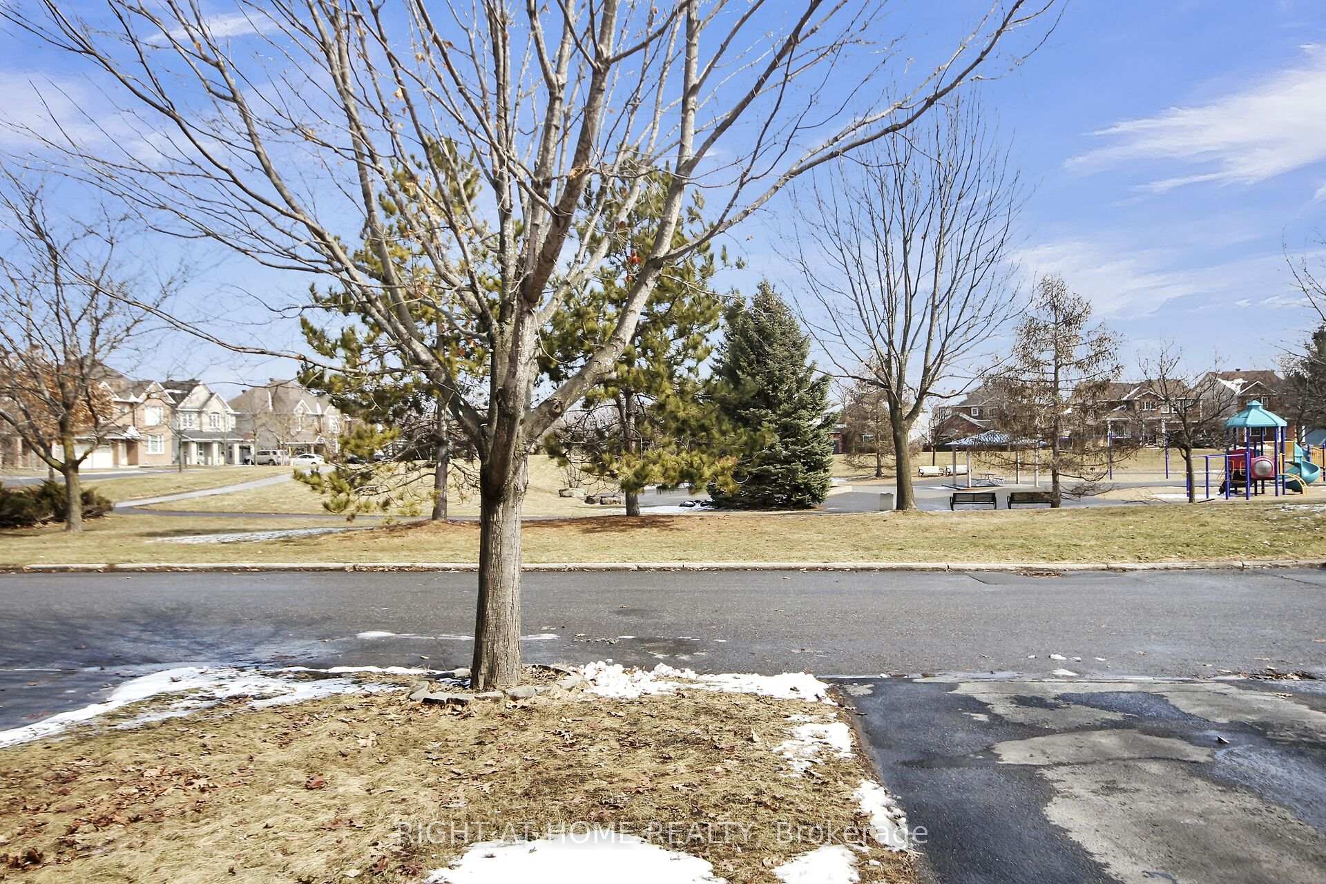 Photo 4 of 6 Watts Street, Ottawa, Barrhaven - Longfields — HOMEH