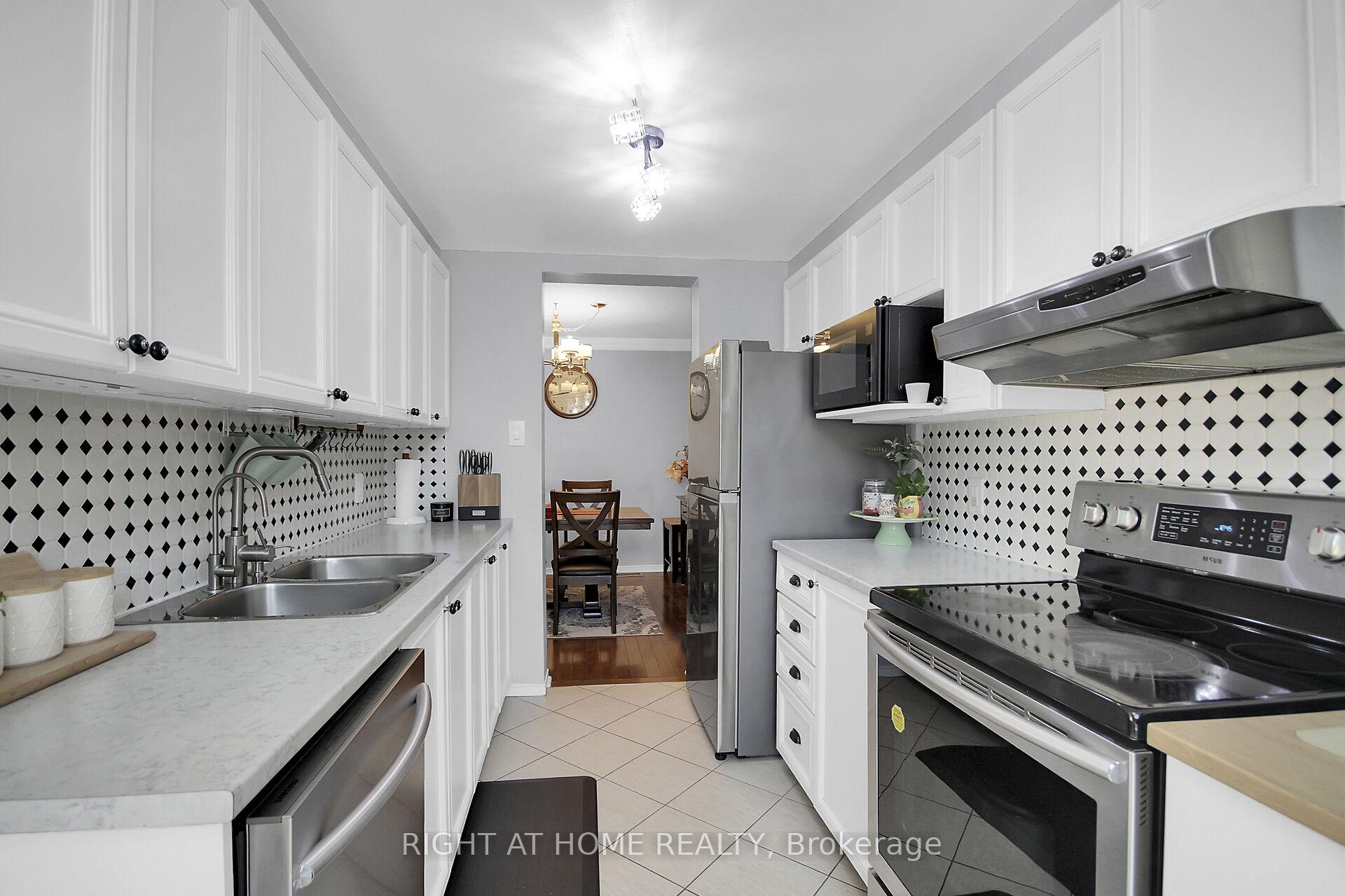 Photo 15 of 6 Watts Street, Ottawa, Barrhaven - Longfields — HOMEH