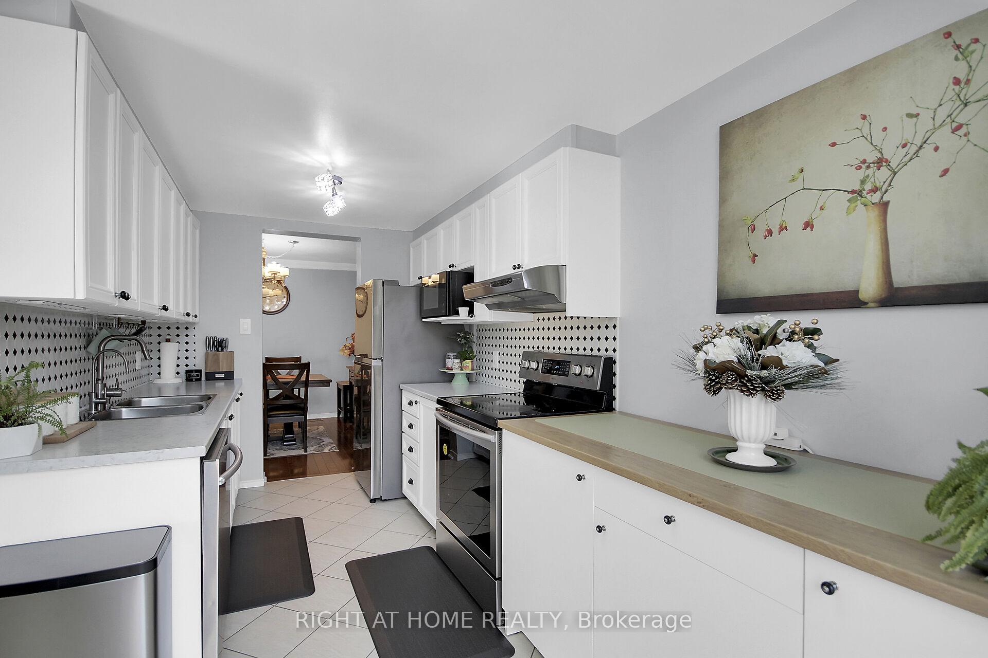Photo 16 of 6 Watts Street, Ottawa, Barrhaven - Longfields — HOMEH
