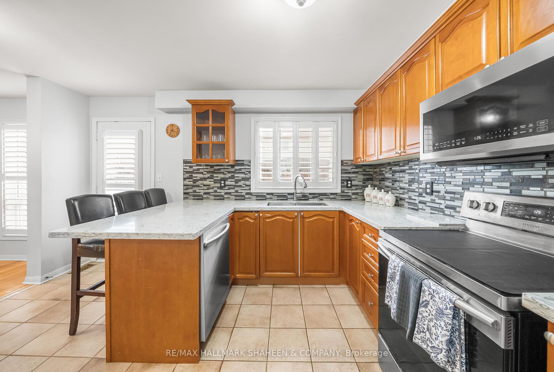 Photo 15 of 32 Rowland Street, Brampton, Fletcher's Meadow — HOMEH