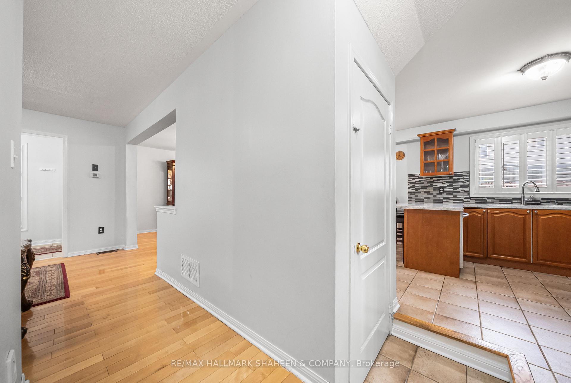 Photo 19 of 32 Rowland Street, Brampton, Fletcher's Meadow — HOMEH