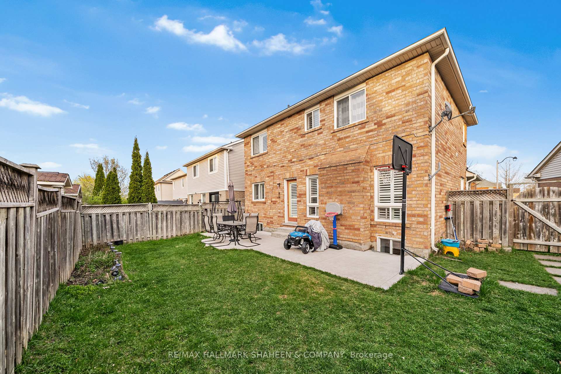 Photo 40 of 32 Rowland Street, Brampton, Fletcher's Meadow — HOMEH