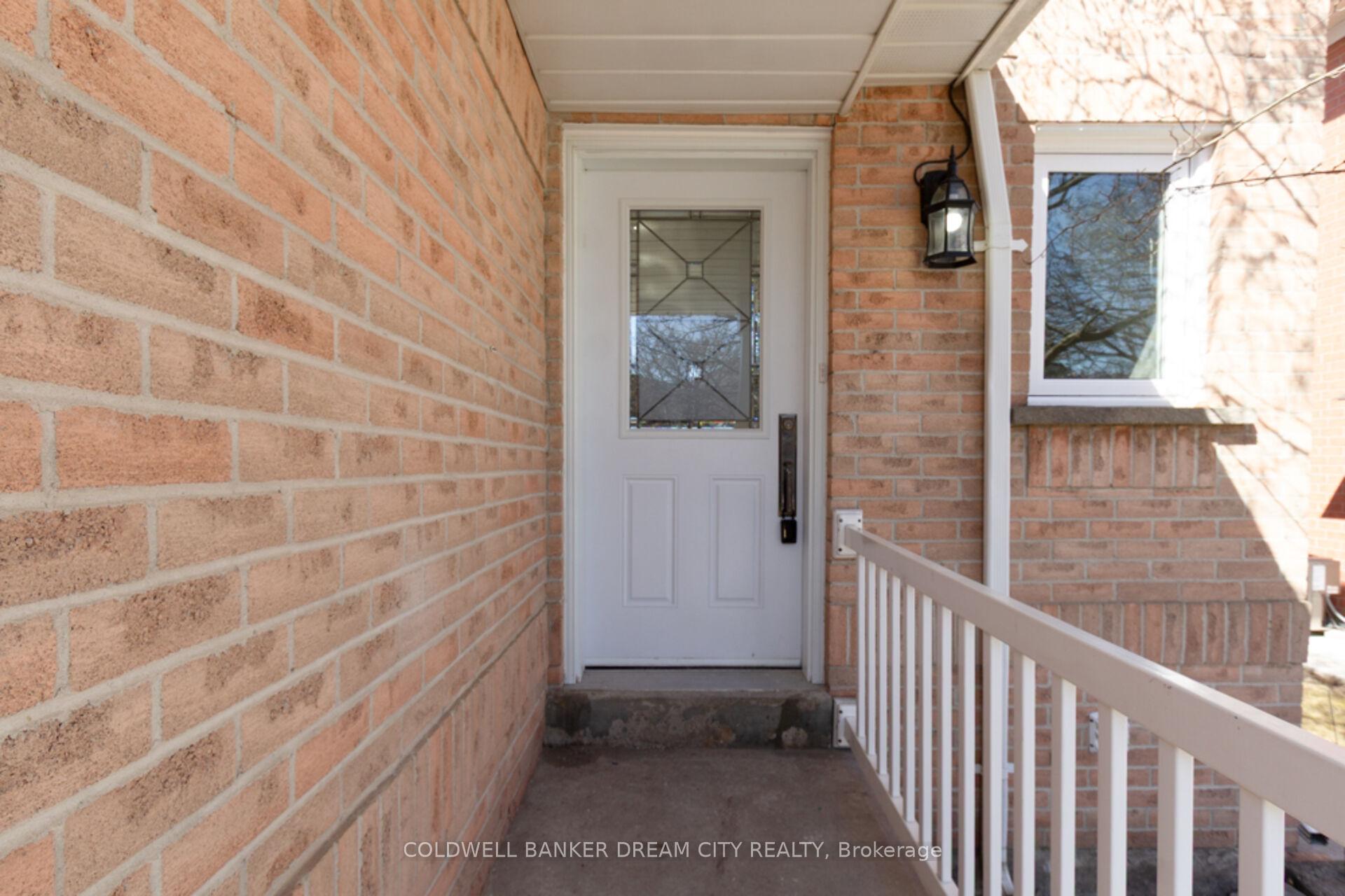 Photo 5 of 5 Asterwind Crescent, Brampton, Sandringham-Wellington — HOMEH