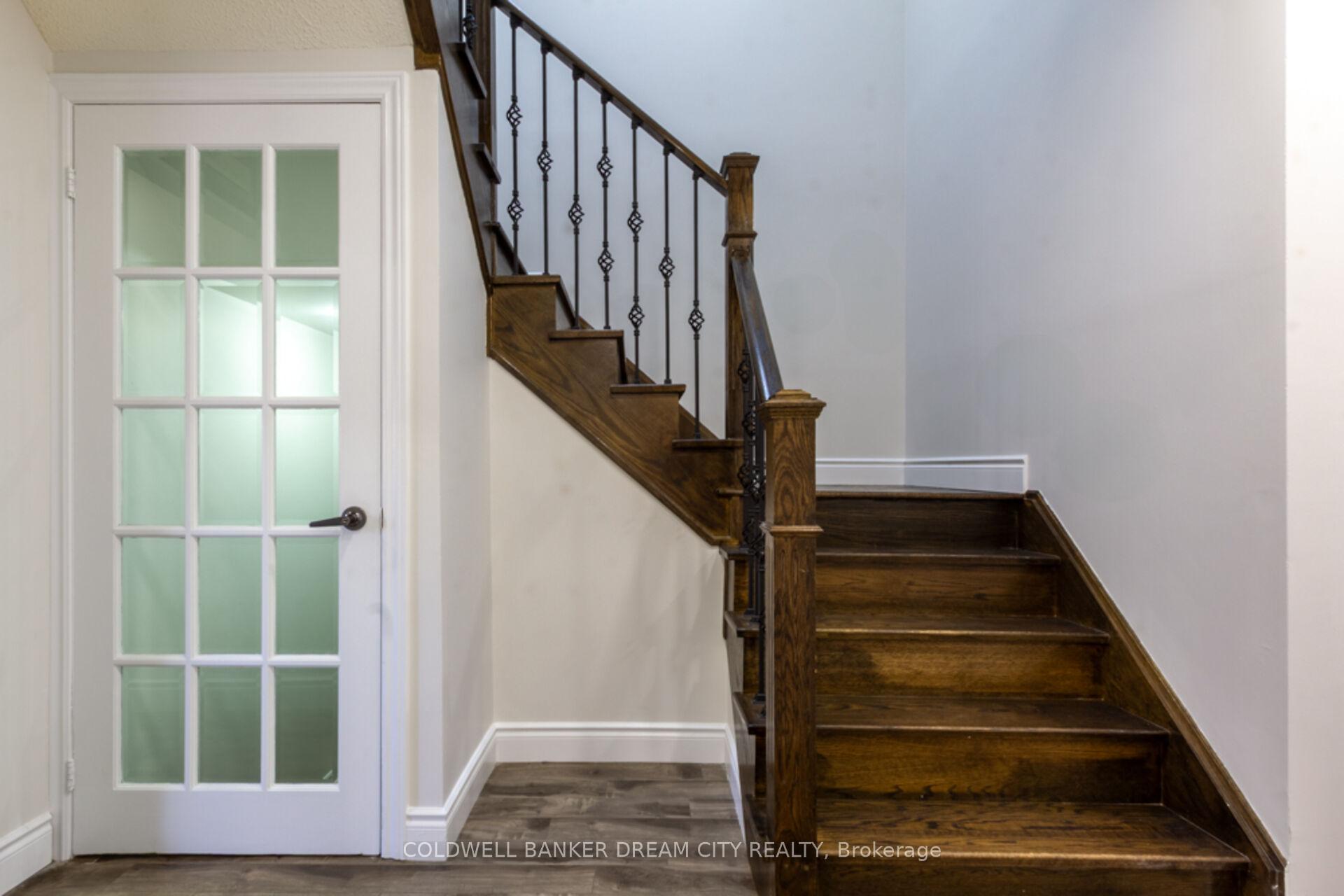 Photo 6 of 5 Asterwind Crescent, Brampton, Sandringham-Wellington — HOMEH