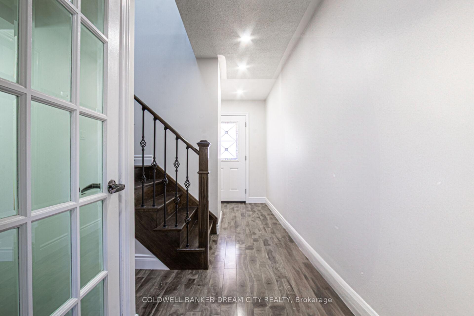 Photo 7 of 5 Asterwind Crescent, Brampton, Sandringham-Wellington — HOMEH