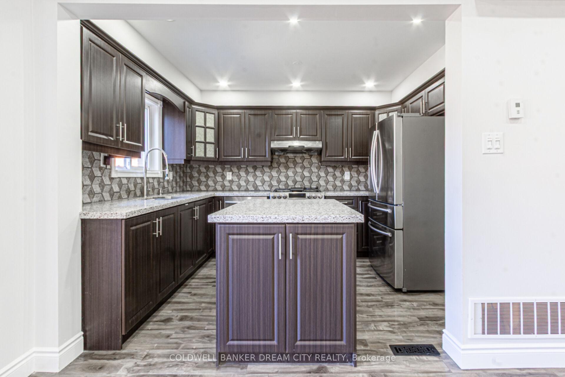 Photo 8 of 5 Asterwind Crescent, Brampton, Sandringham-Wellington — HOMEH