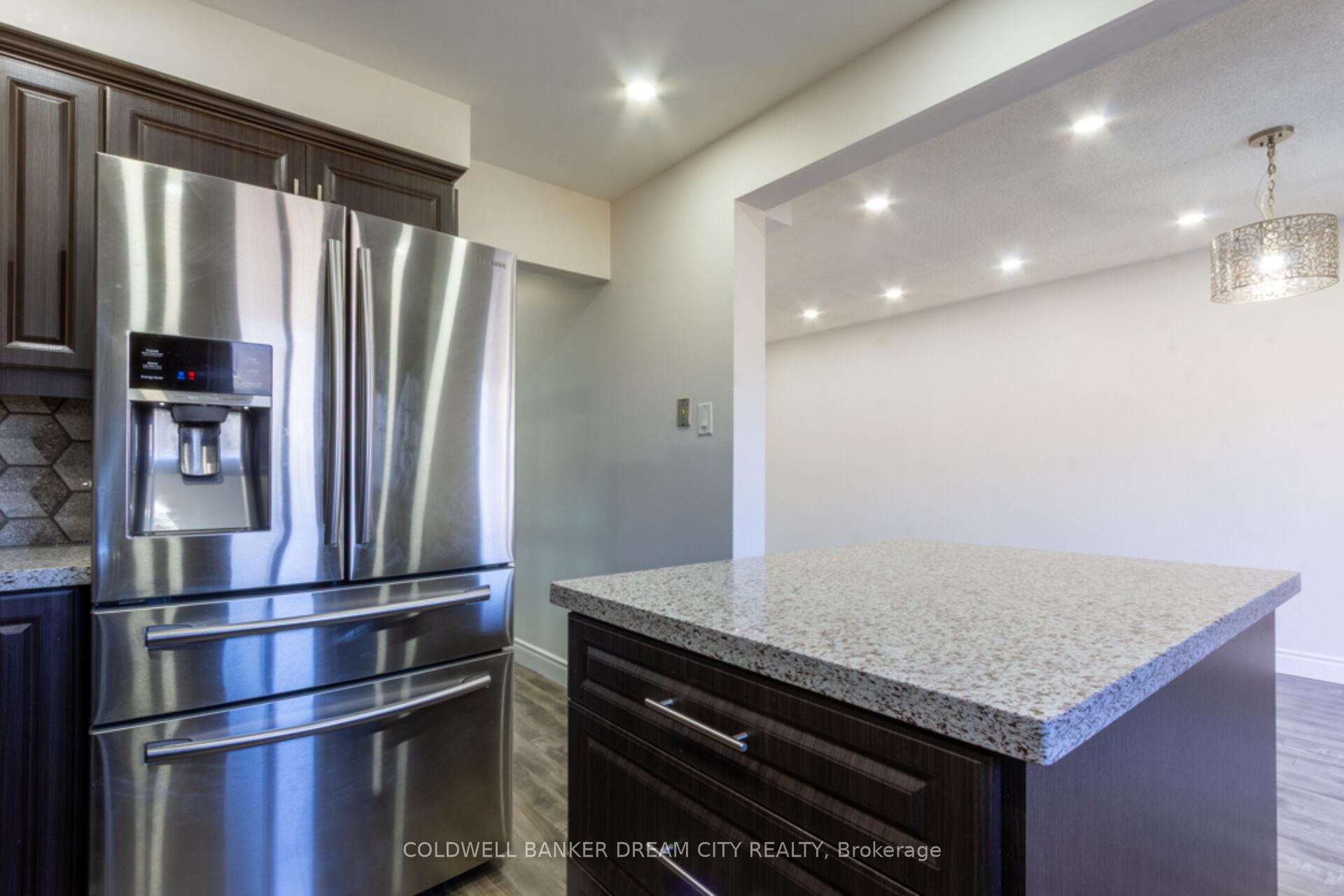 Photo 11 of 5 Asterwind Crescent, Brampton, Sandringham-Wellington — HOMEH