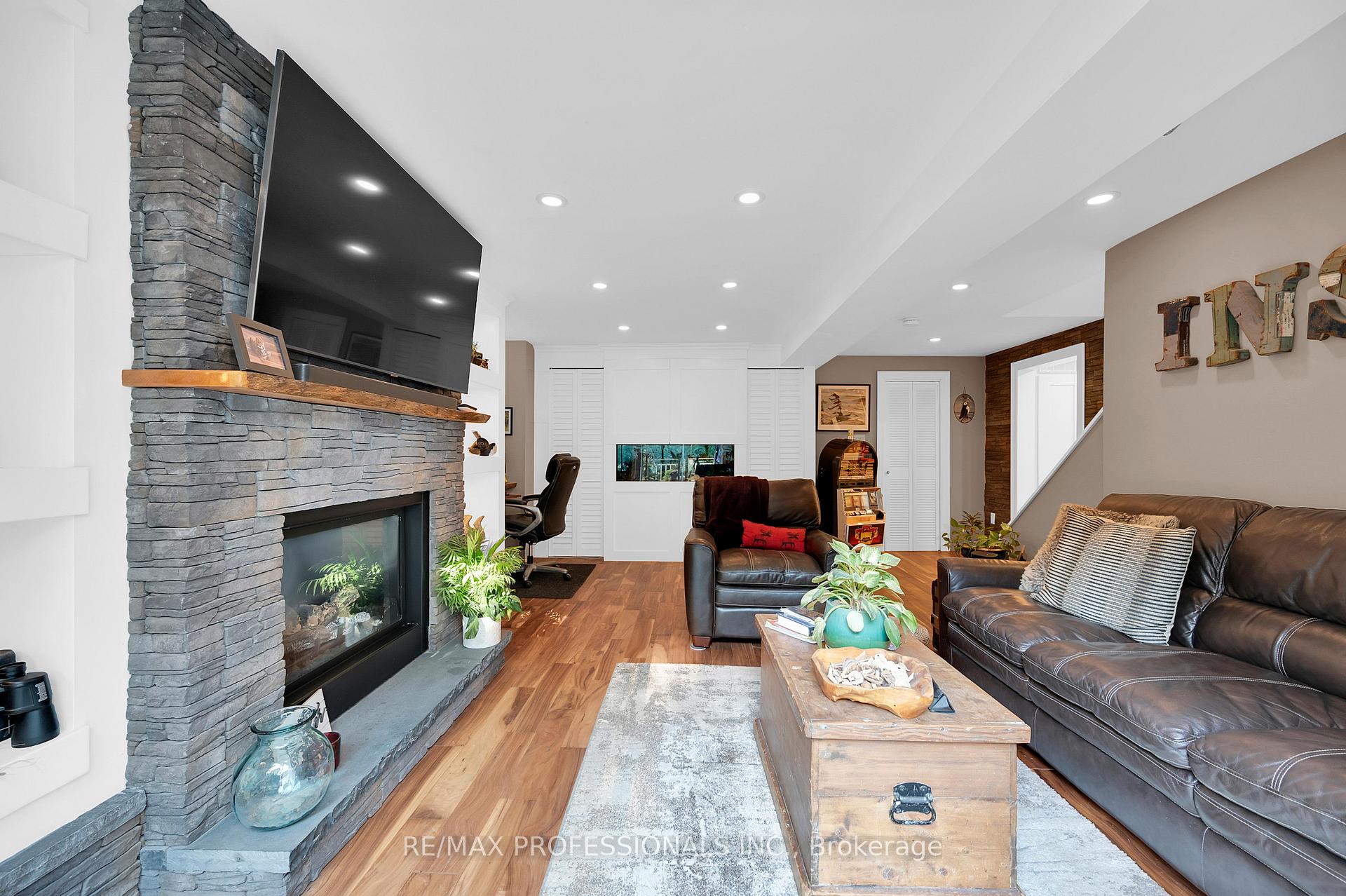 Photo 4 of 80 Townsend Avenue, Burlington, LaSalle — HOMEH