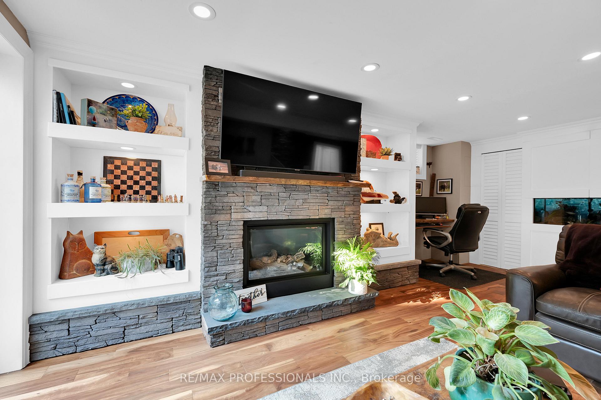 Photo 5 of 80 Townsend Avenue, Burlington, LaSalle — HOMEH