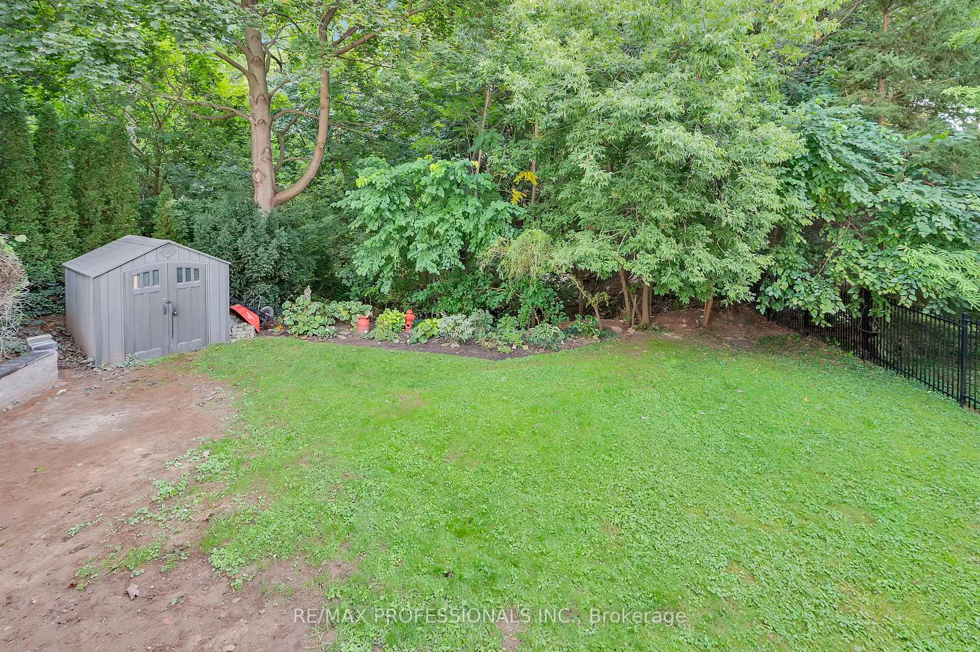 Photo 17 of 80 Townsend Avenue, Burlington, LaSalle — HOMEH