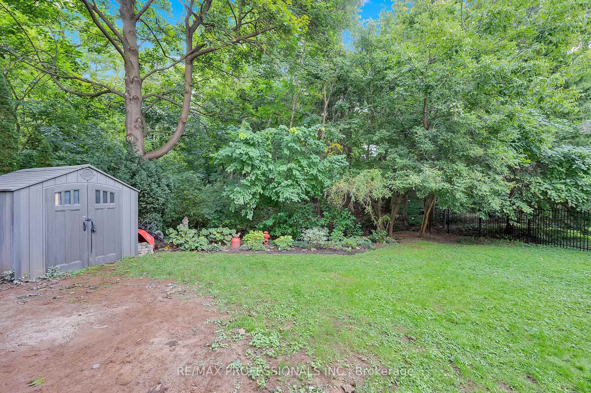 Photo 19 of 80 Townsend Avenue, Burlington, LaSalle — HOMEH