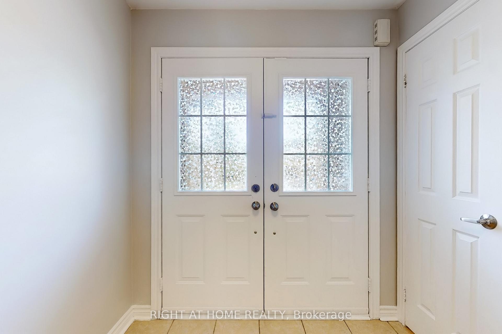 Photo 4 of 9 Auraglen Street, Richmond Hill, Oak Ridges — HOMEH