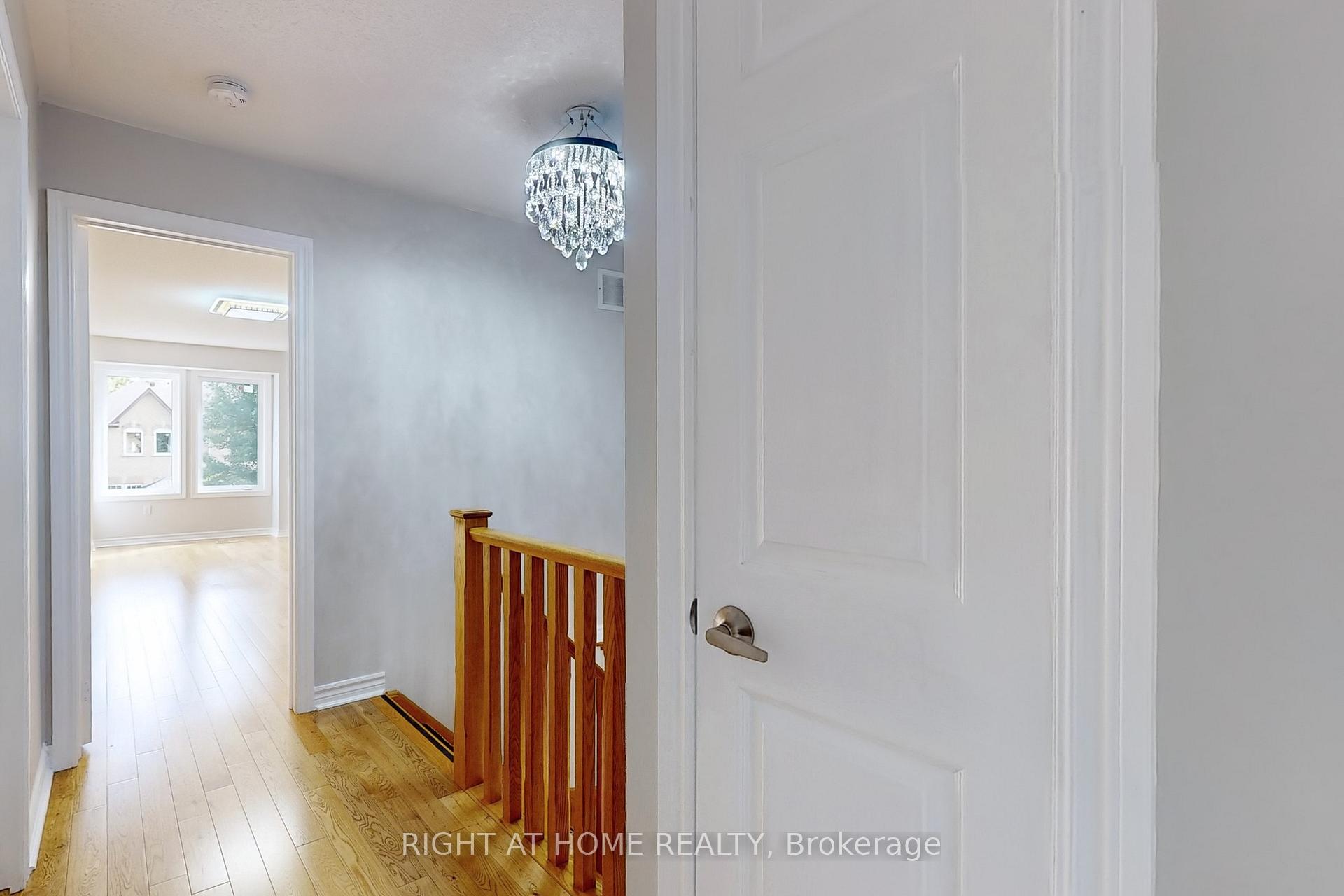 Photo 13 of 9 Auraglen Street, Richmond Hill, Oak Ridges — HOMEH