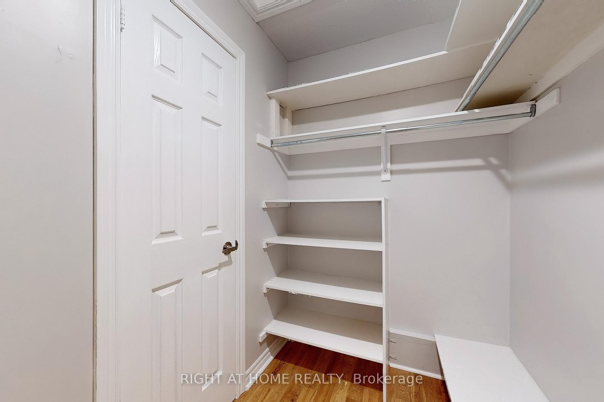 Photo 17 of 9 Auraglen Street, Richmond Hill, Oak Ridges — HOMEH