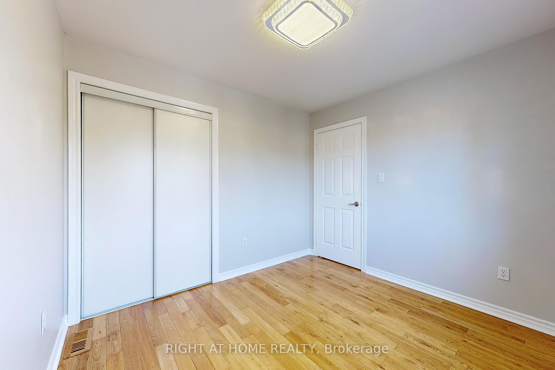 Photo 21 of 9 Auraglen Street, Richmond Hill, Oak Ridges — HOMEH