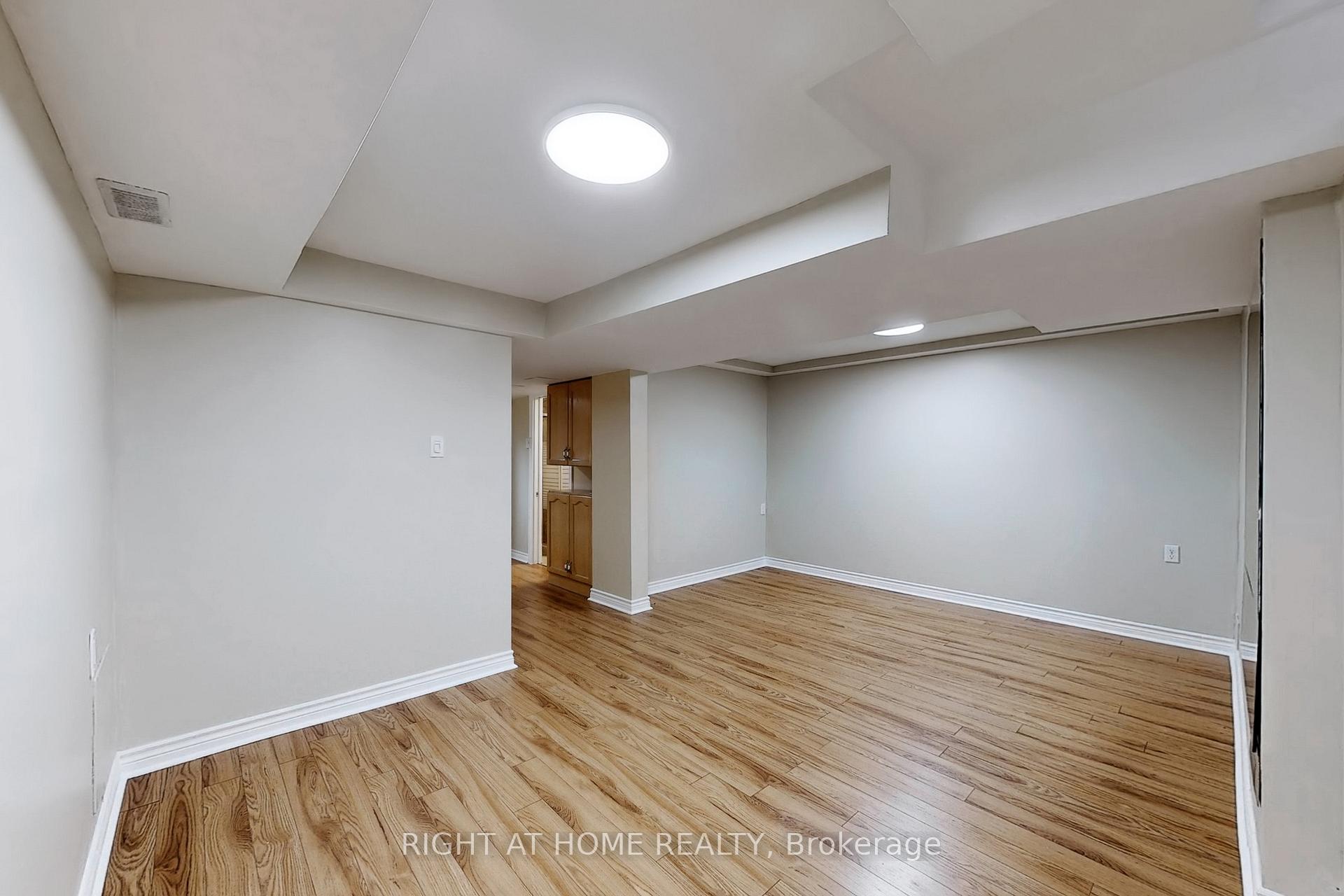 Photo 26 of 9 Auraglen Street, Richmond Hill, Oak Ridges — HOMEH