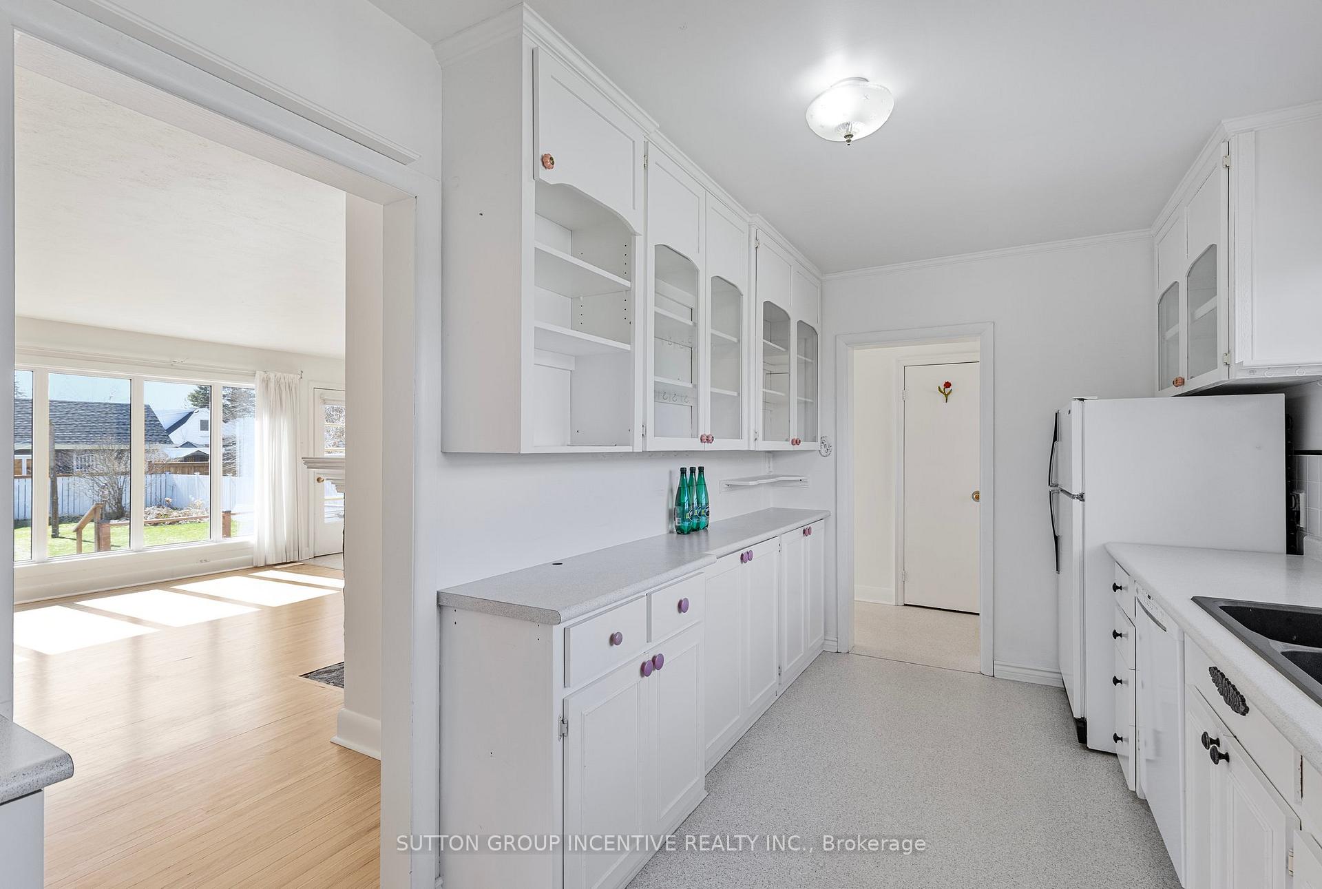 Photo 6 of 66 Cook Street, Barrie, Codrington — HOMEH