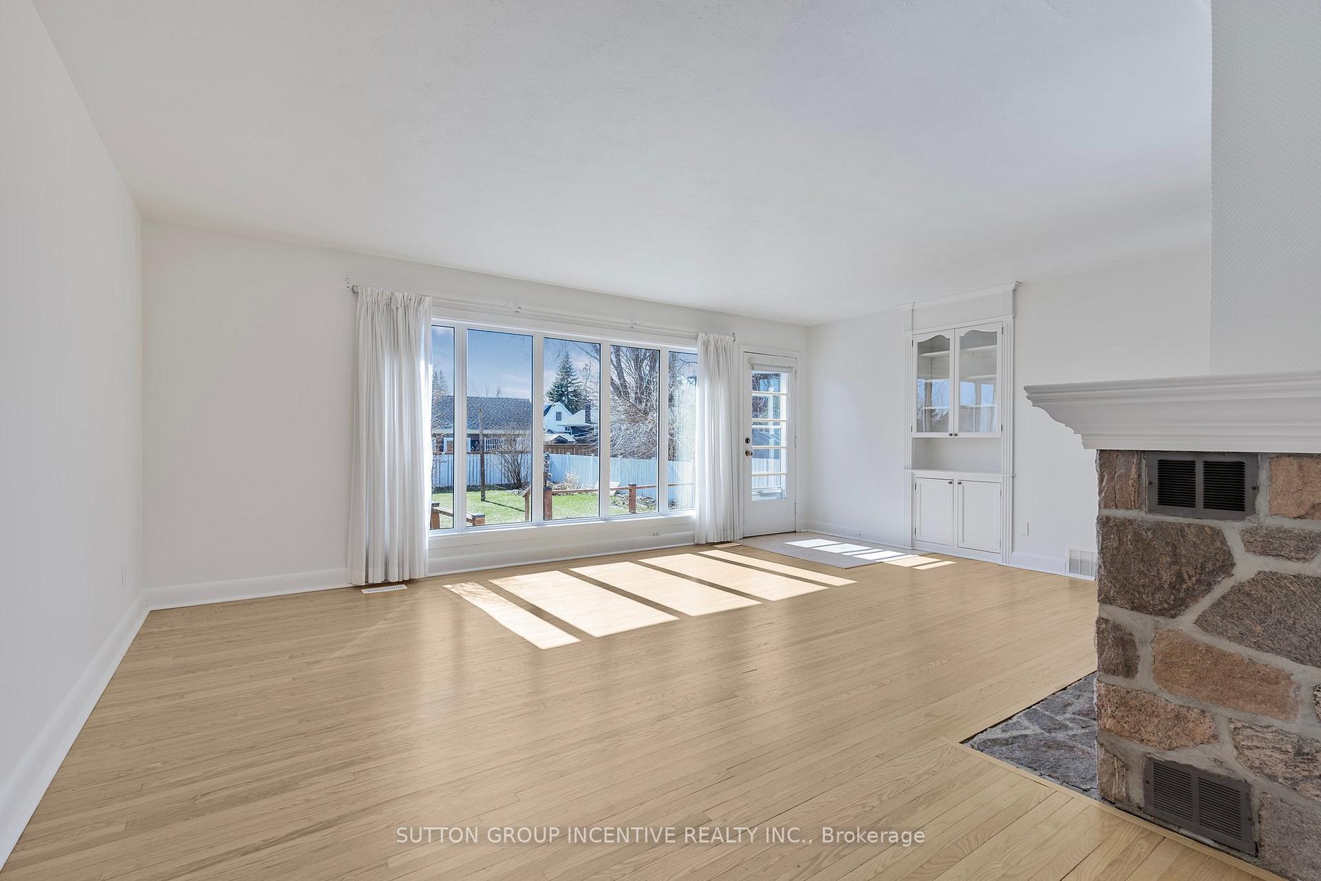 Photo 8 of 66 Cook Street, Barrie, Codrington — HOMEH