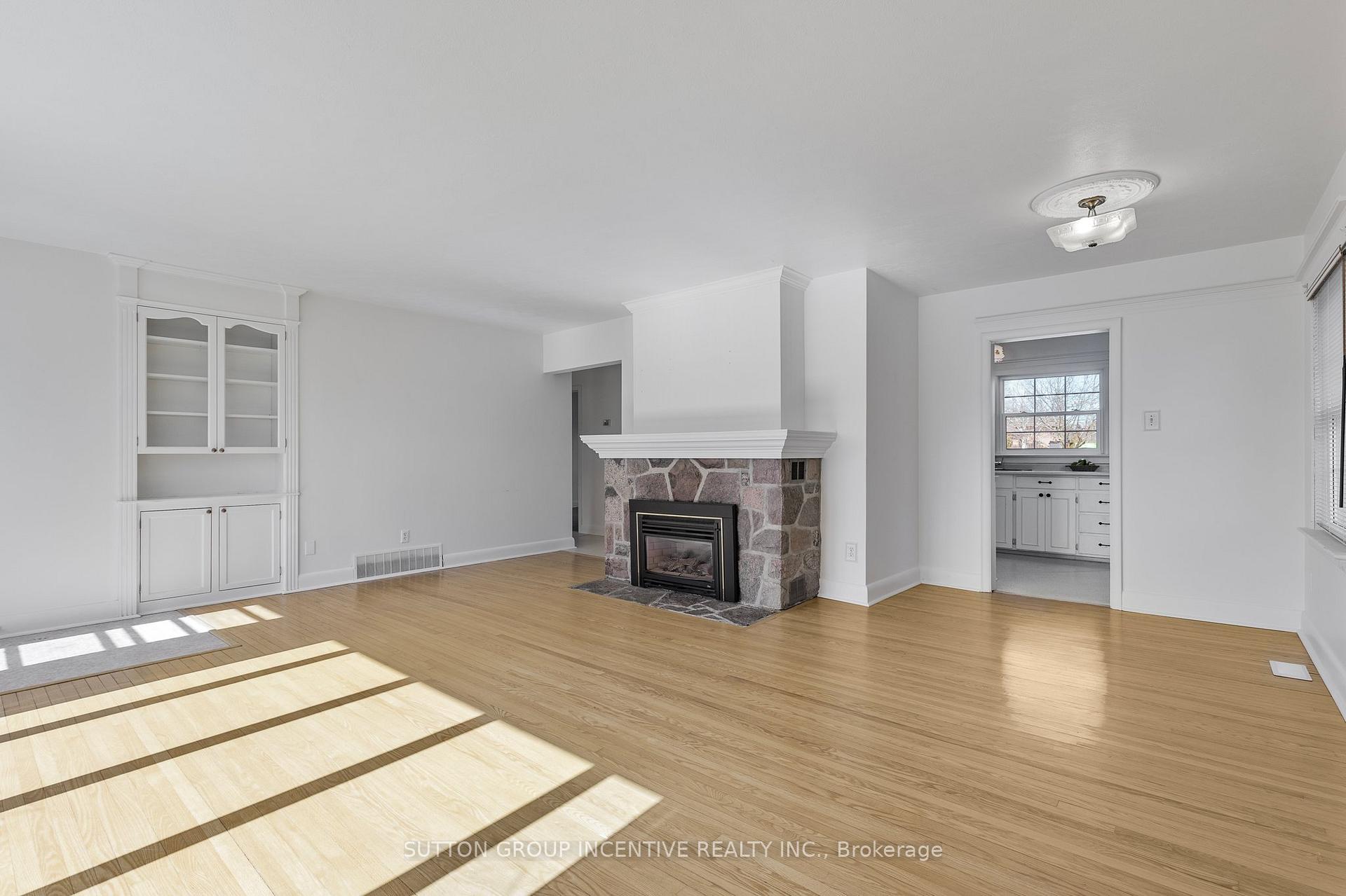 Photo 10 of 66 Cook Street, Barrie, Codrington — HOMEH