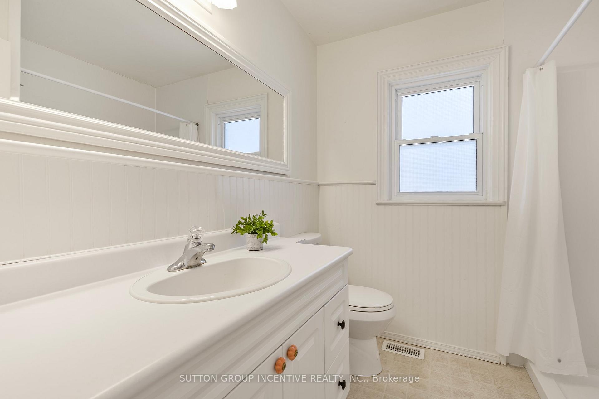 Photo 16 of 66 Cook Street, Barrie, Codrington — HOMEH