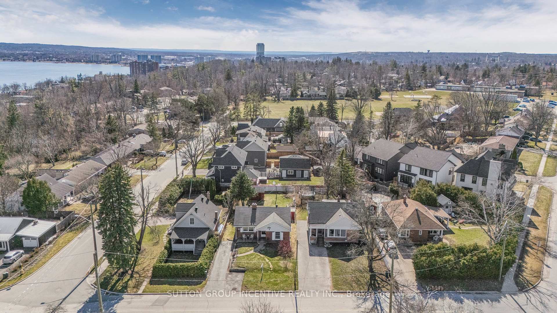 Photo 22 of 66 Cook Street, Barrie, Codrington — HOMEH